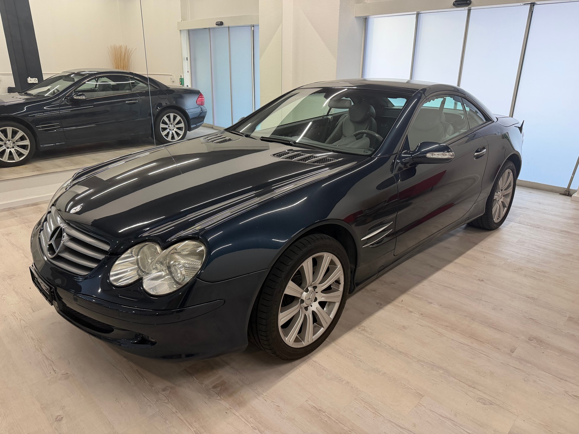 MERCEDES-BENZ SL 350-showroom-element-1