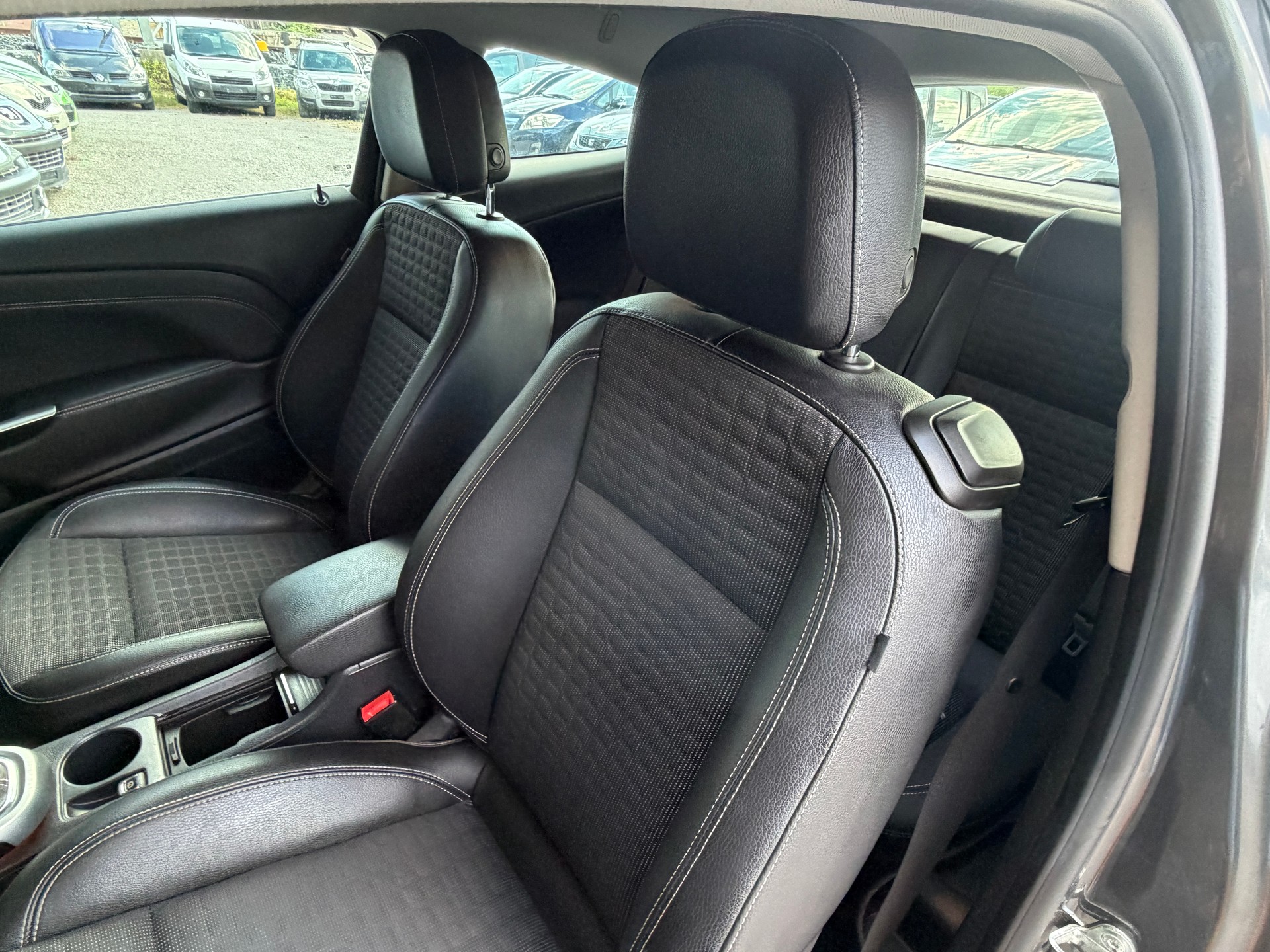 OPEL Astra GTC 1.4i 16V Turbo Sport-image-4