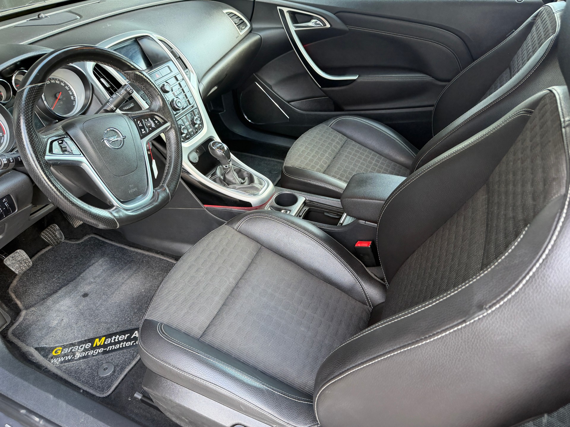 OPEL Astra GTC 1.4i 16V Turbo Sport-image-3