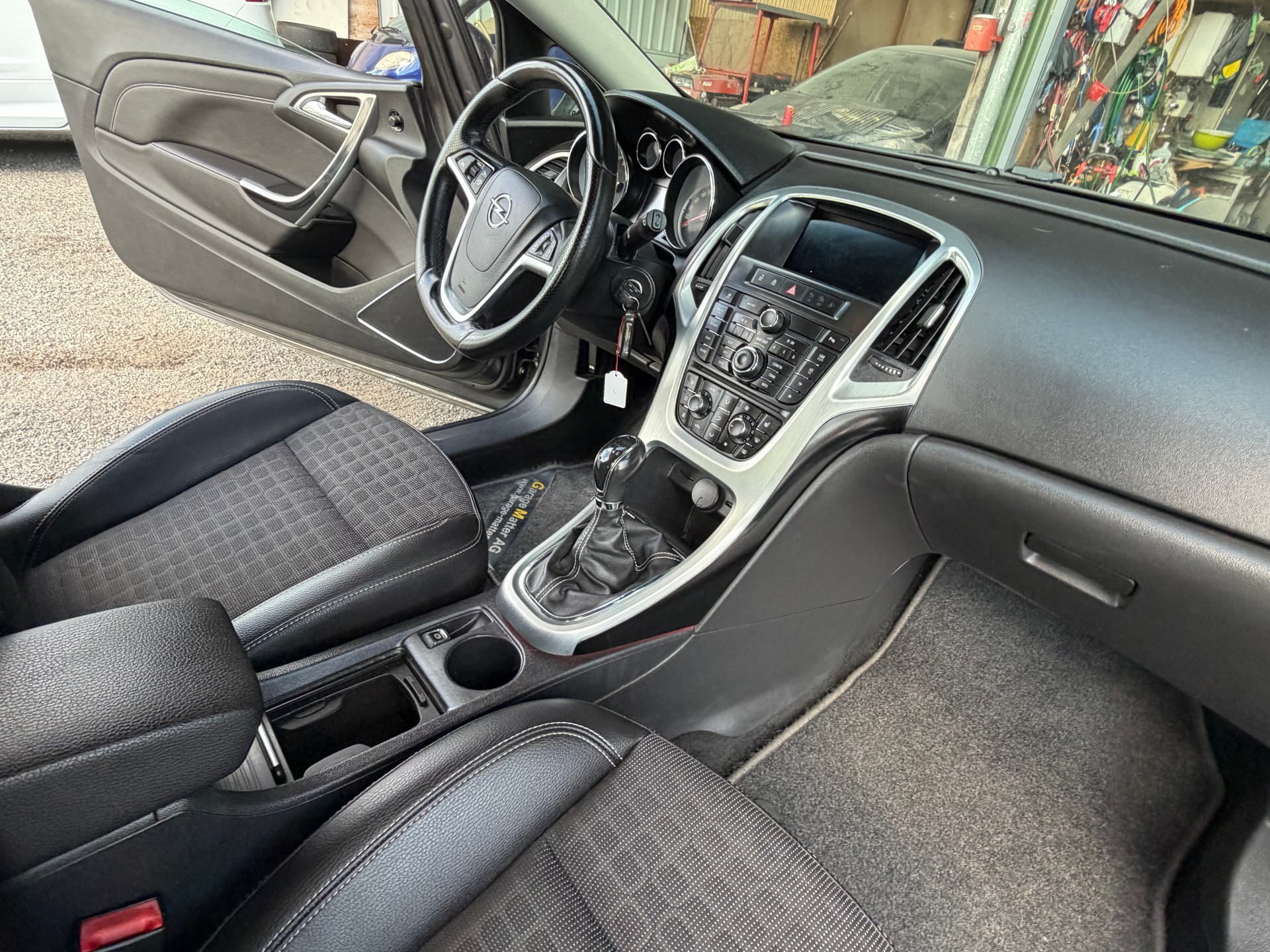 OPEL Astra GTC 1.4i 16V Turbo Sport-image-6