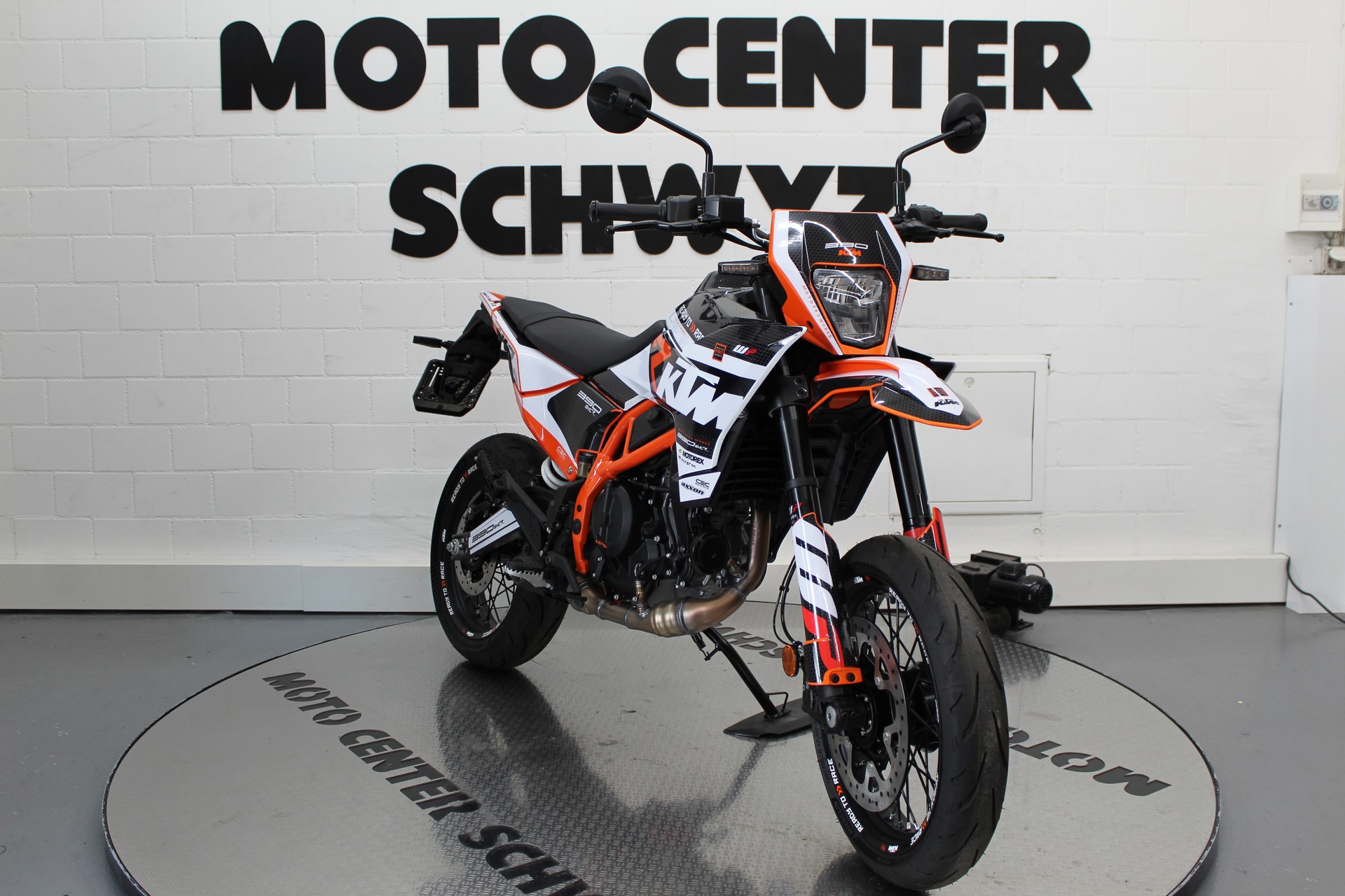 KTM 390 SMC R-image-2