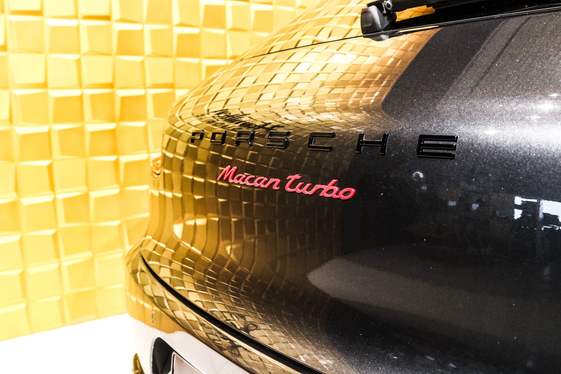 PORSCHE Macan Turbo Exclusive Performance Edition PDK-image-7