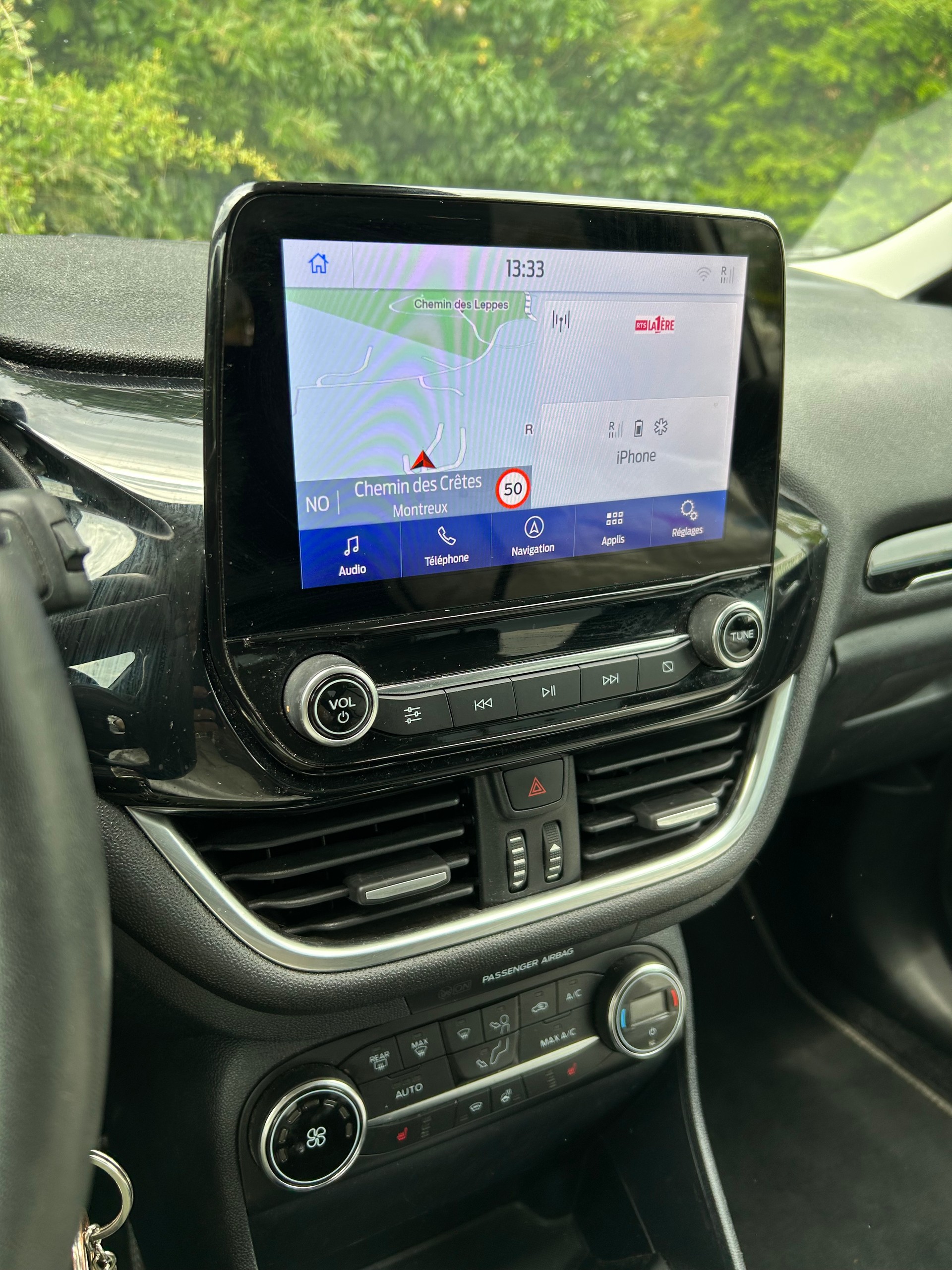 FORD 1.0 EcoB Hybrid Titanium X-image-3