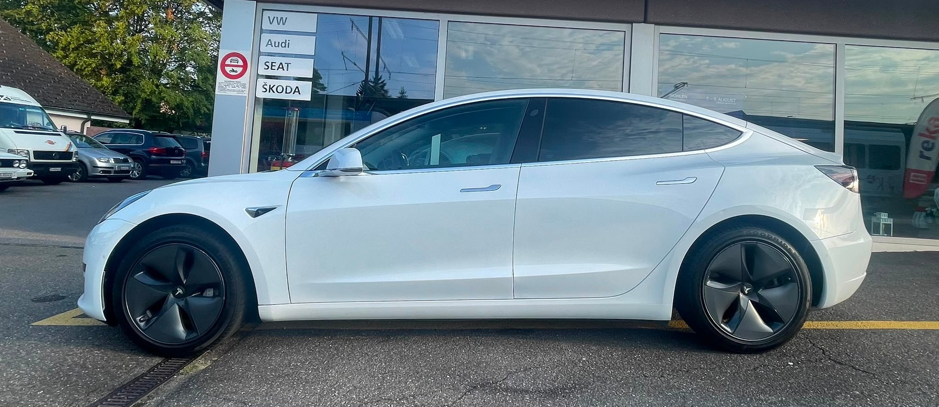TESLA Model 3 Standard Range Plus 409 km (WLTP) 325PS SOH 87% CH-Auto mit Werksgarantie