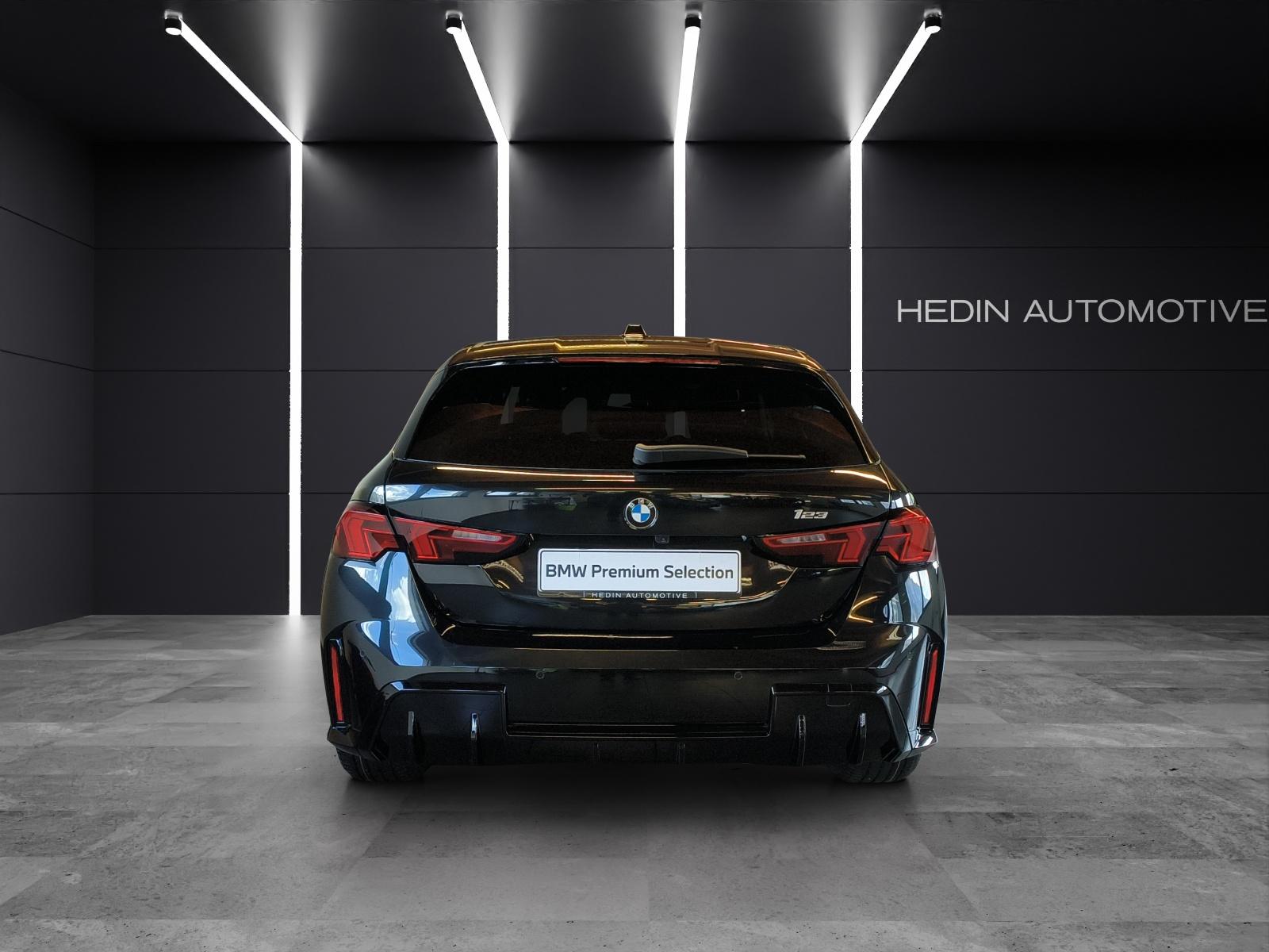 BMW 123 xDrive-showroom-element-3