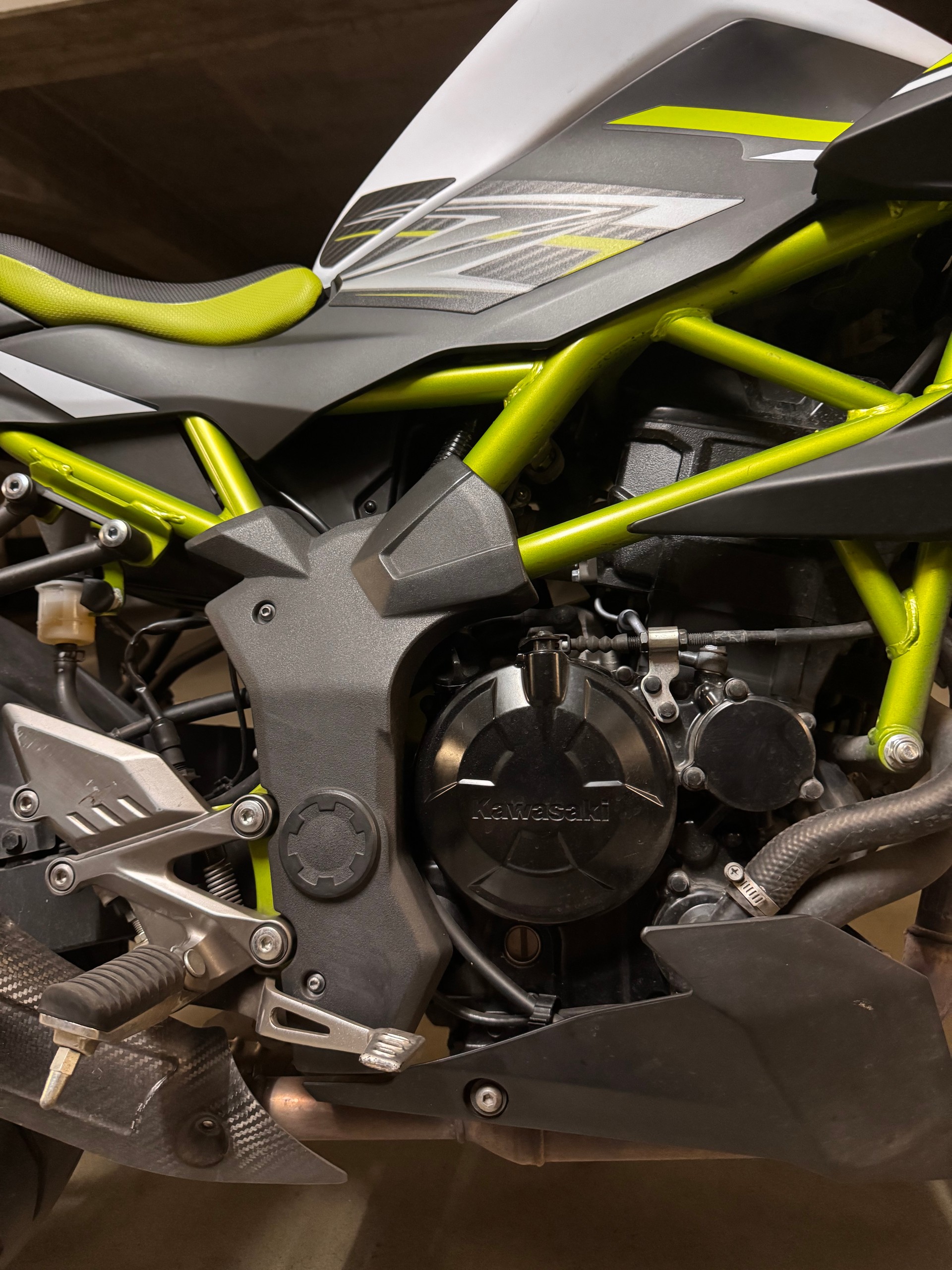 KAWASAKI Z 125-image-8