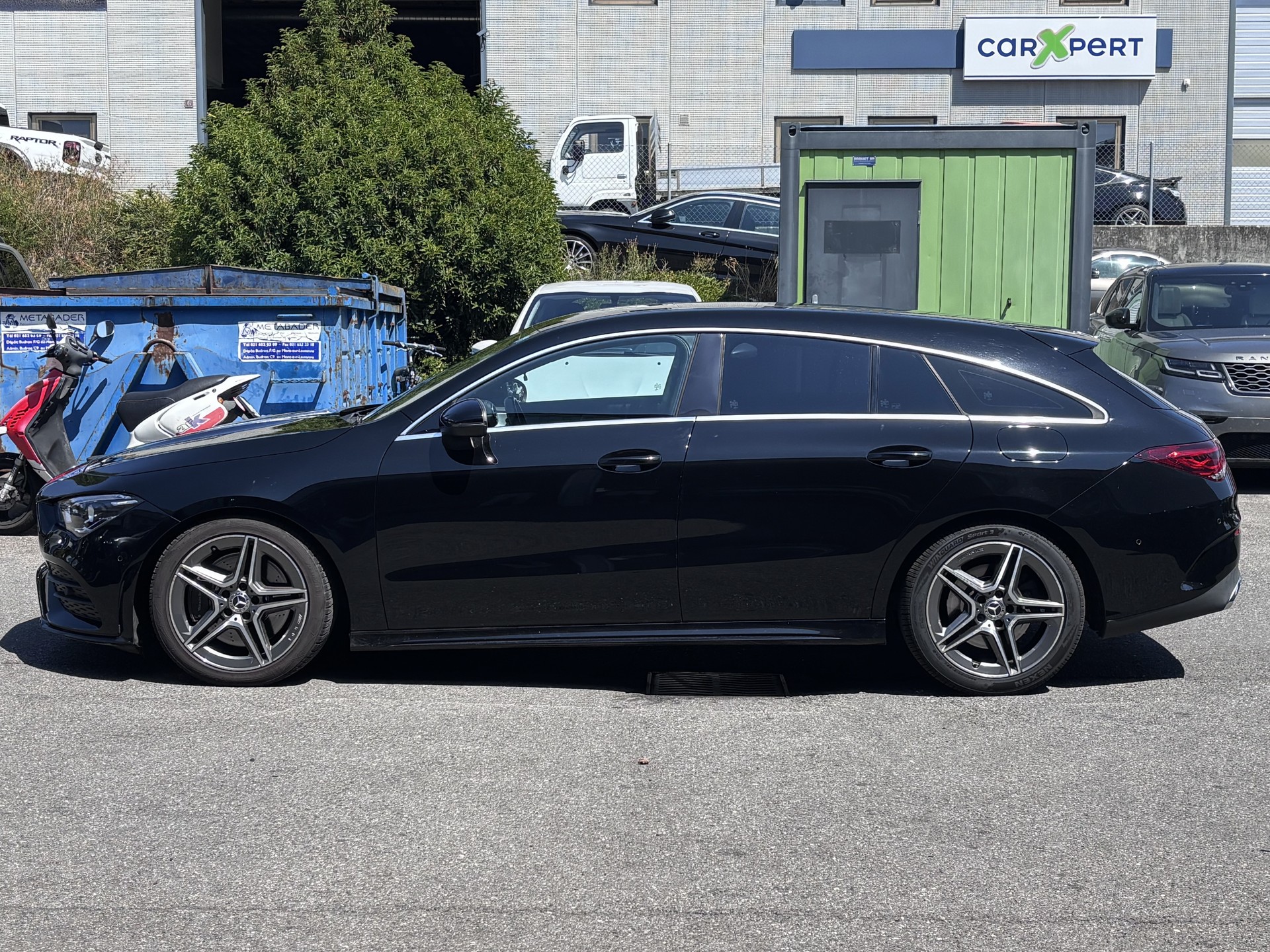 MERCEDES-BENZ CLA Shooting Brake 220 7G-DCT AMG Line-image-4