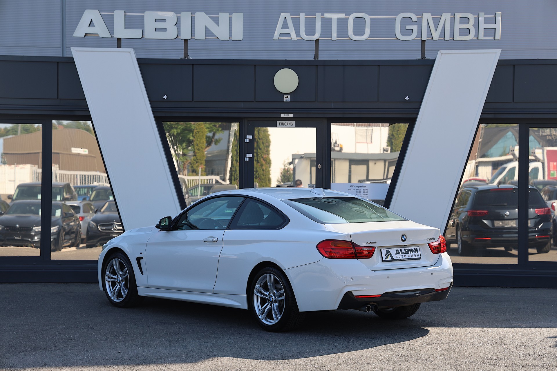 BMW 428i xDrive SAG Coupé-showroom-element-3