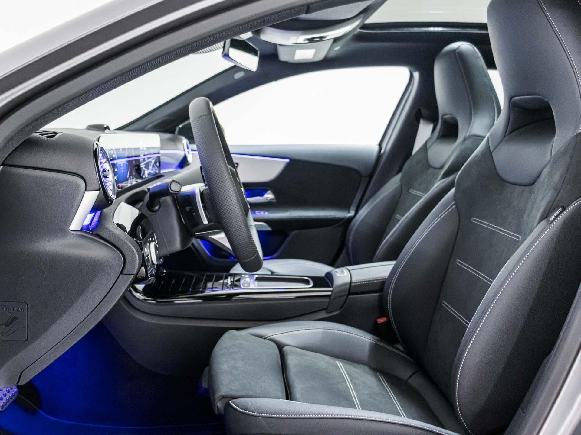 MERCEDES-BENZ A 220 d-image-6