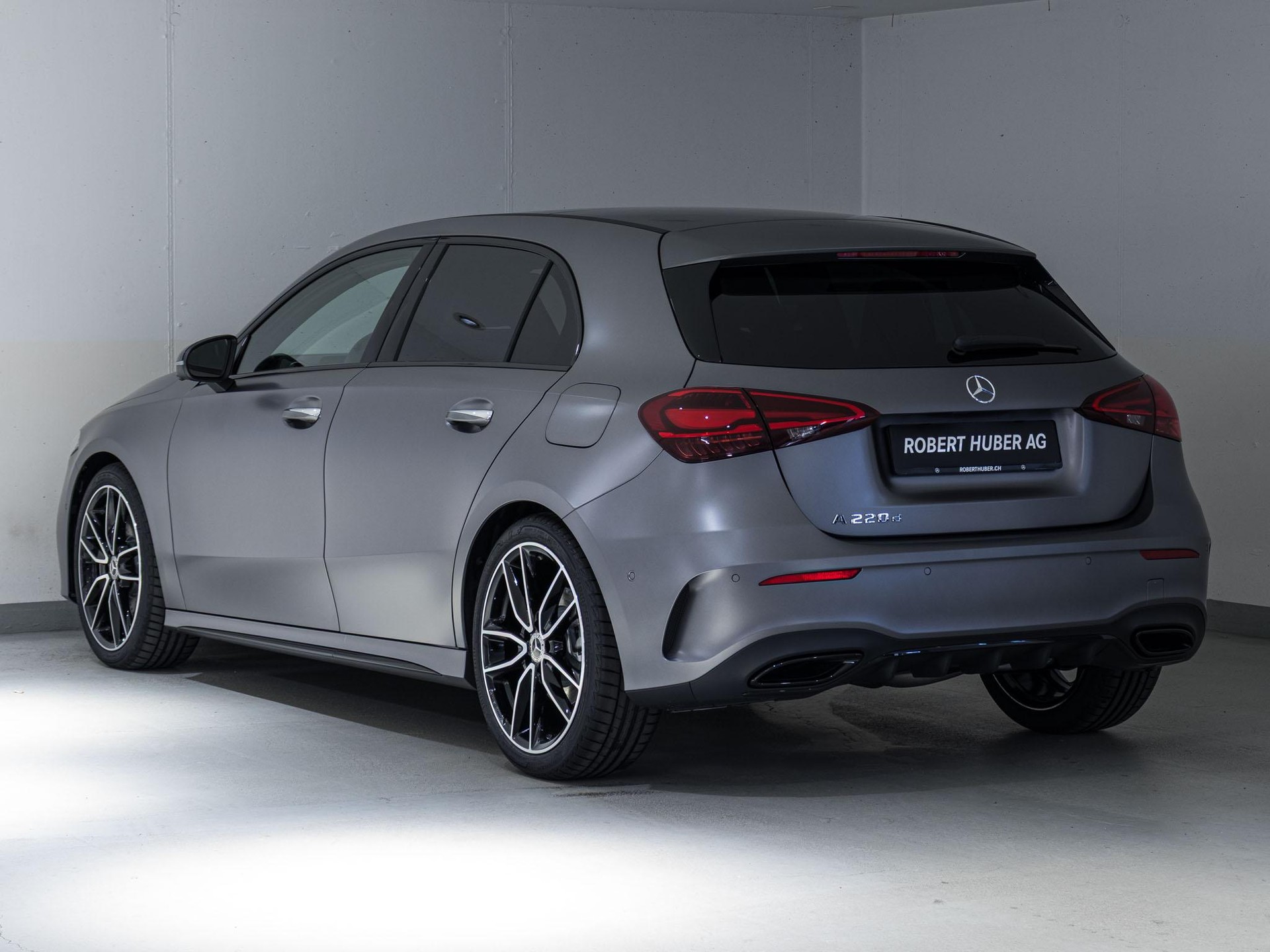 MERCEDES-BENZ A 220 d-image-3
