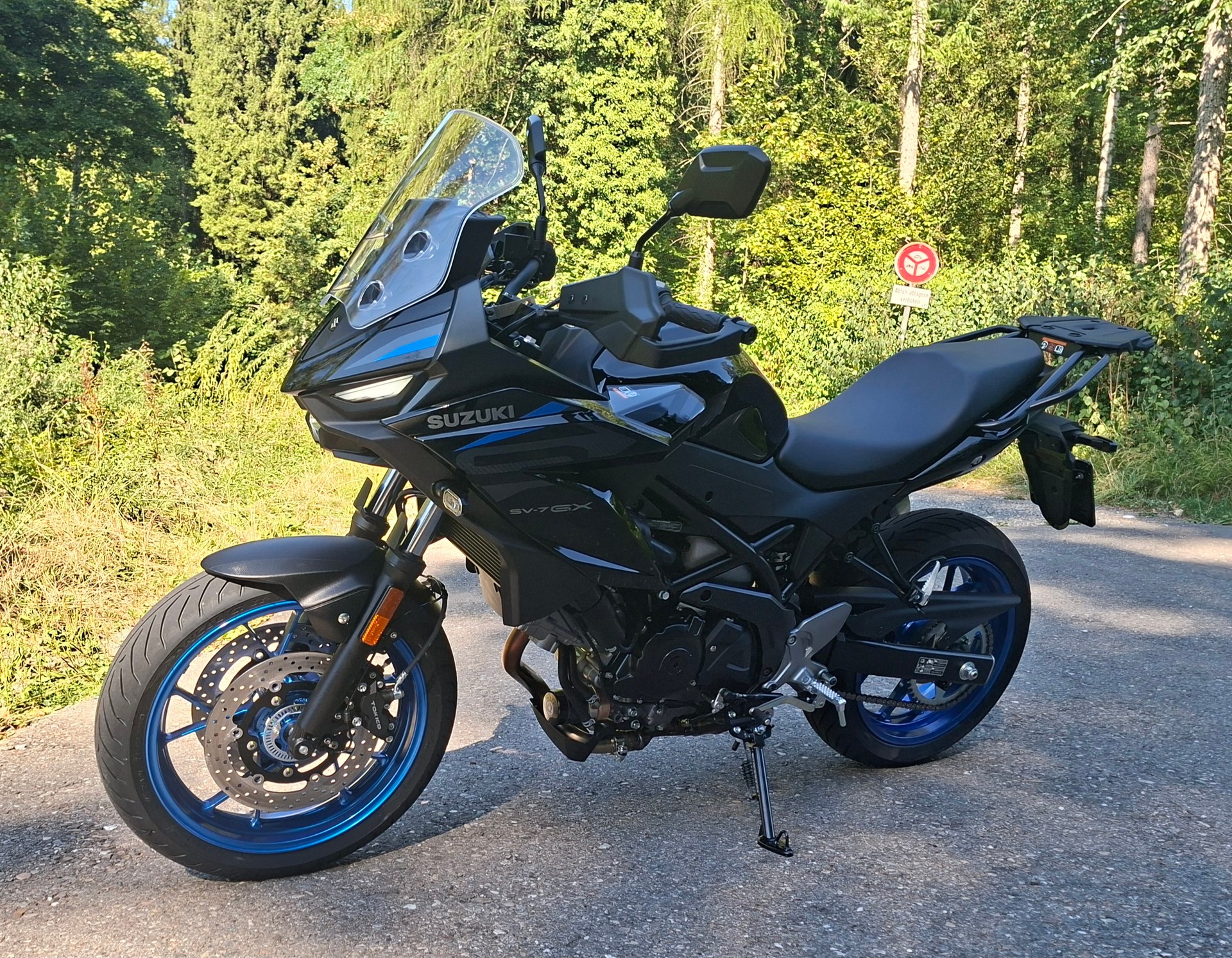 SUZUKI SV 7GX-showroom-element-3