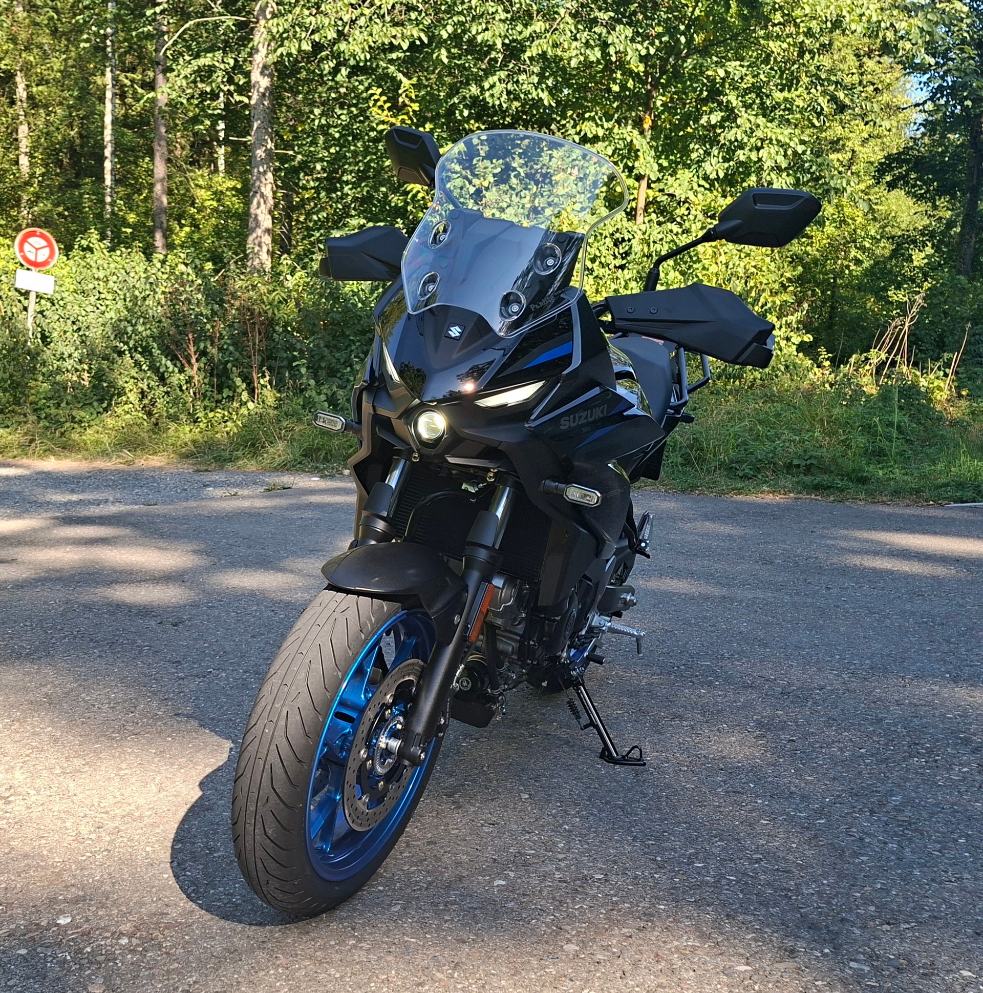 SUZUKI SV 7GX-showroom-element-2