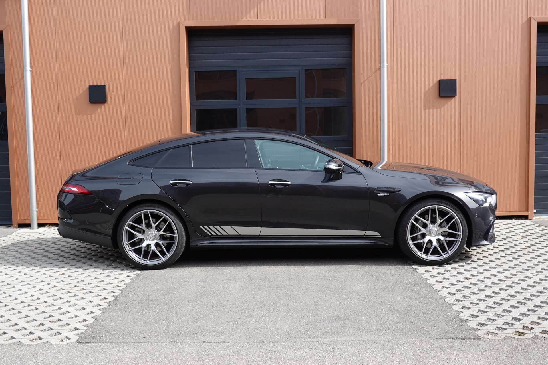 MERCEDES-BENZ AMG GT 4 53 4Matic+ Executive Speedshift MCT - "CH Auto * Pack AMG Night * Son Burmester * Sièges Electrique *Head-Up Display"-showroom-element-3