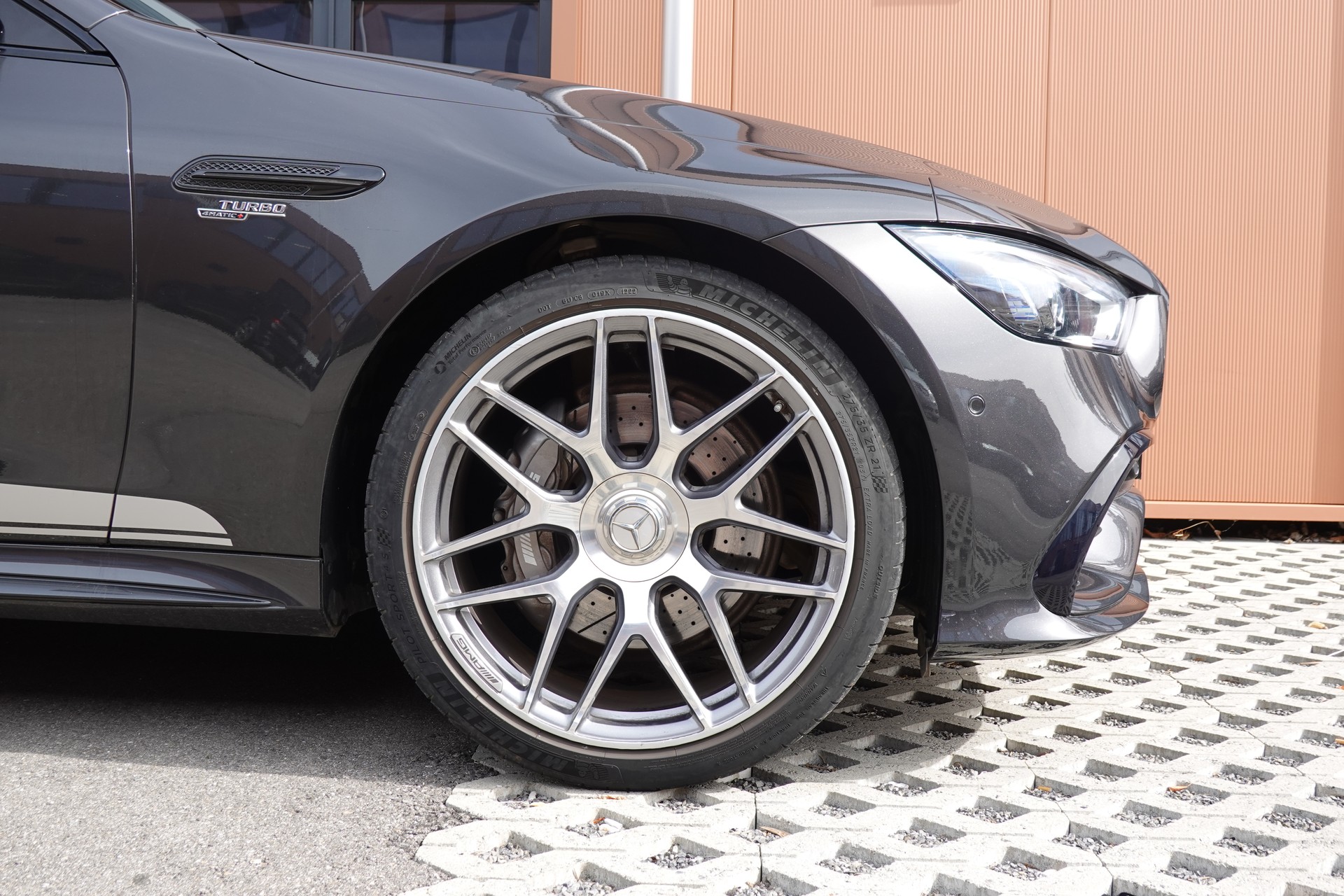 MERCEDES-BENZ AMG GT 4 53 4Matic+ Executive Speedshift MCT - "CH Auto * Pack AMG Night * Son Burmester * Sièges Electrique *Head-Up Display"-image-4