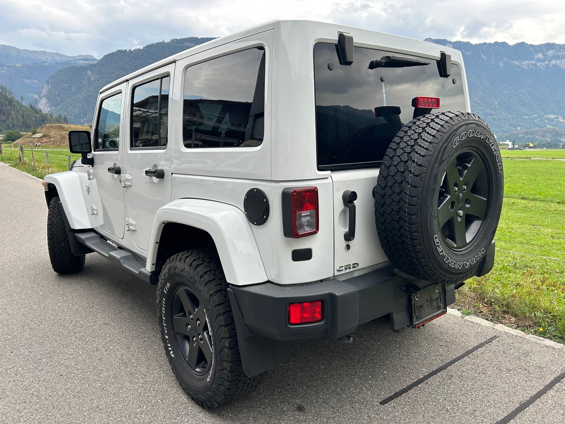JEEP Wrangler 2.8CRD Unlimited Automatic-image-5