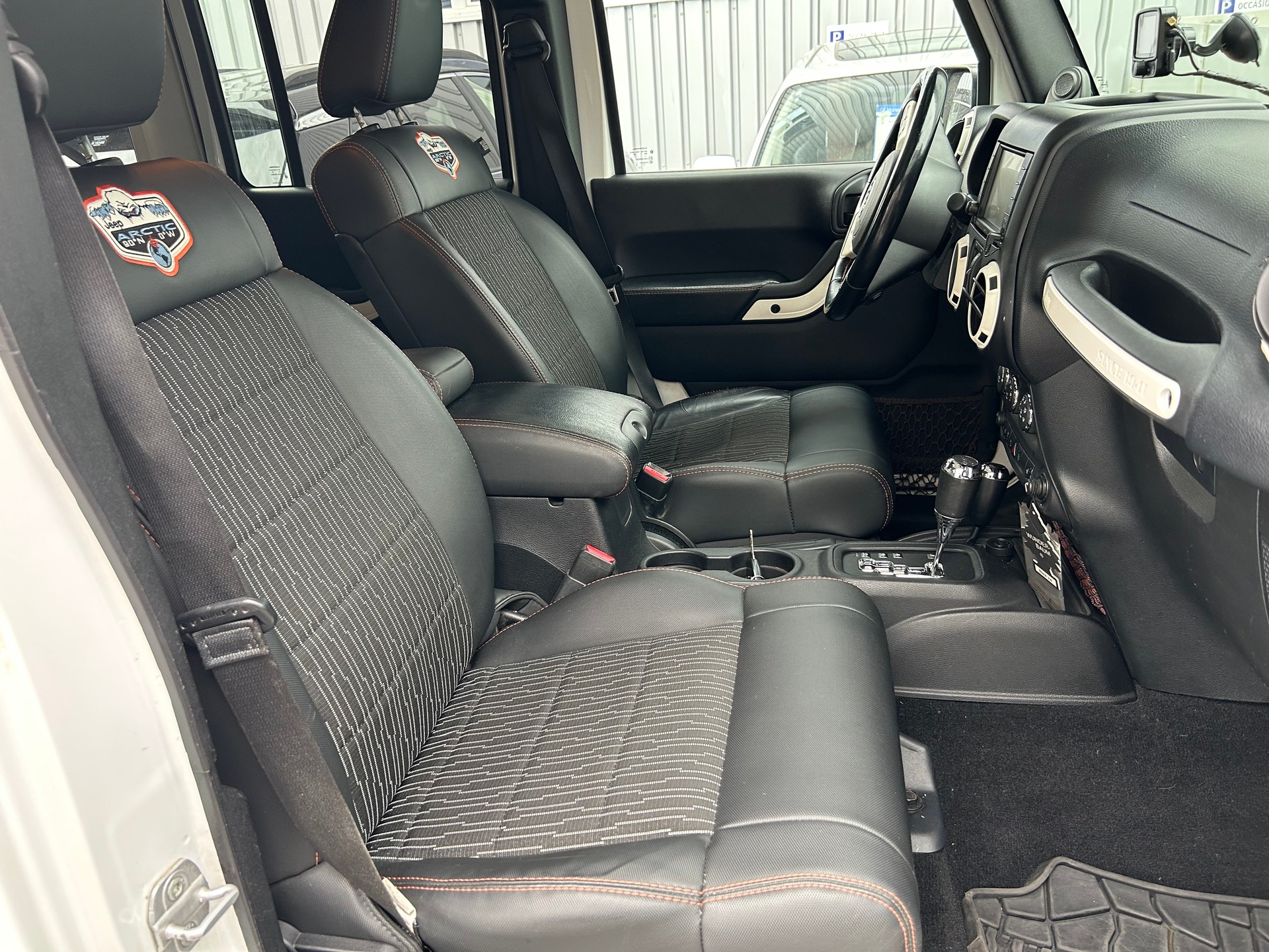JEEP Wrangler 2.8CRD Unlimited Automatic-image-7