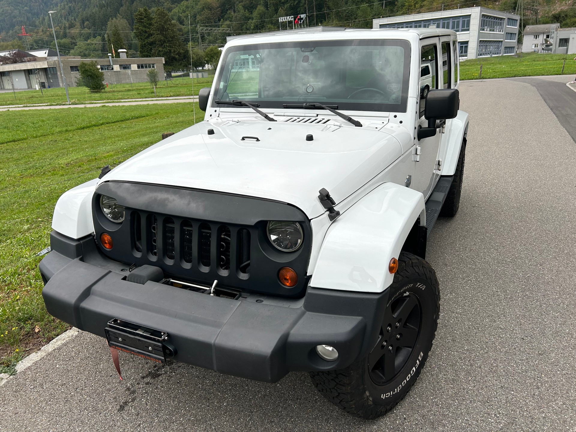 JEEP Wrangler 2.8CRD Unlimited Automatic-image-2