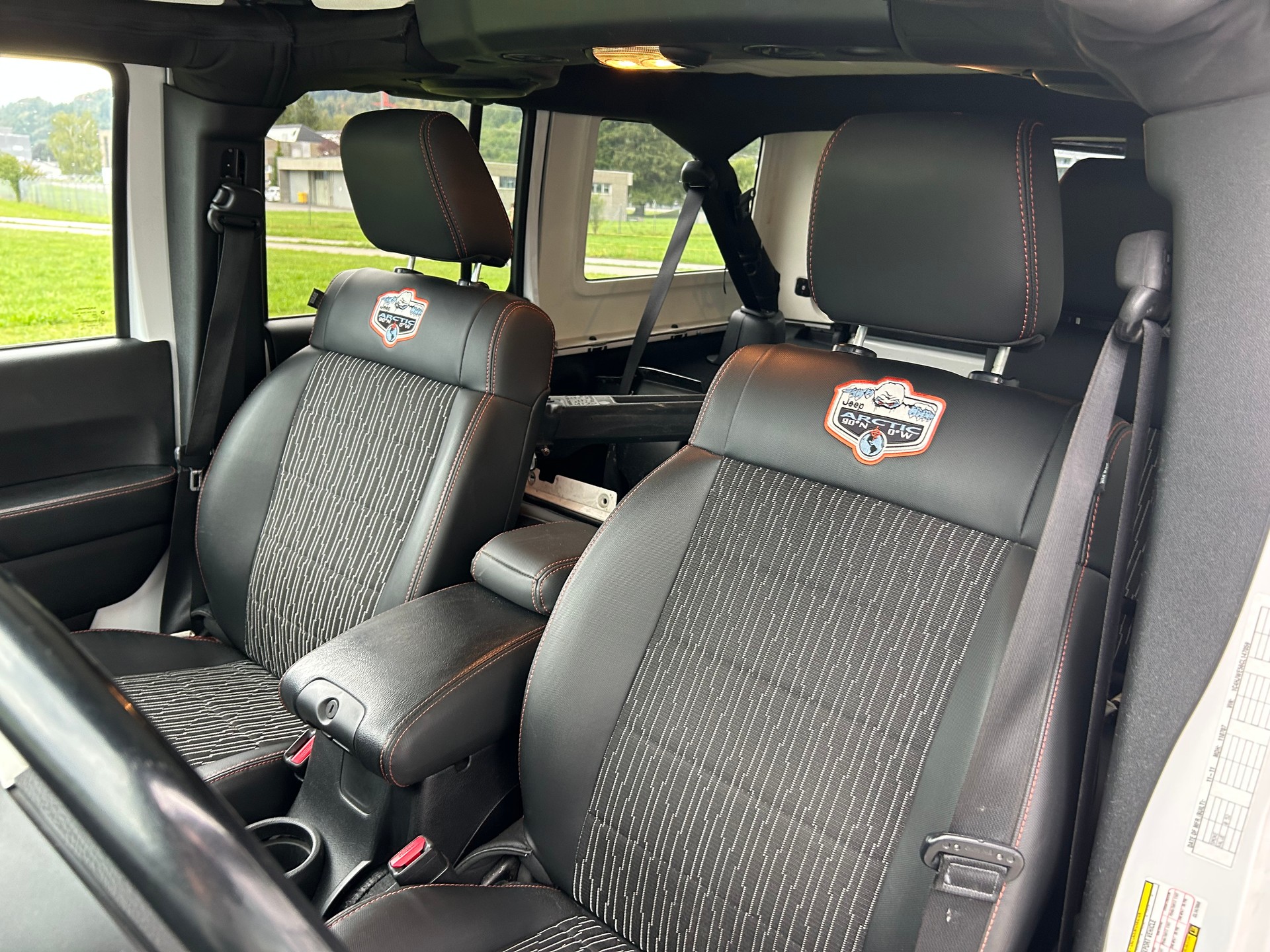 JEEP Wrangler 2.8CRD Unlimited Automatic-image-9