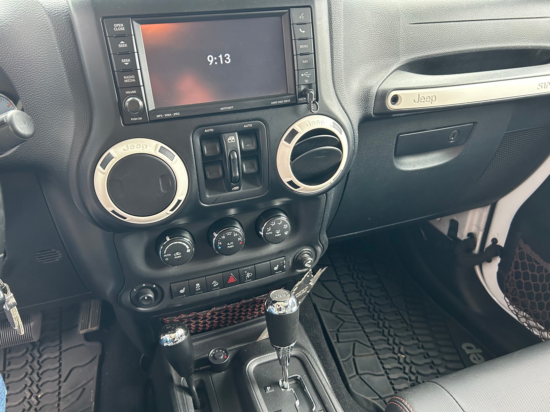 JEEP Wrangler 2.8CRD Unlimited Automatic-image-10