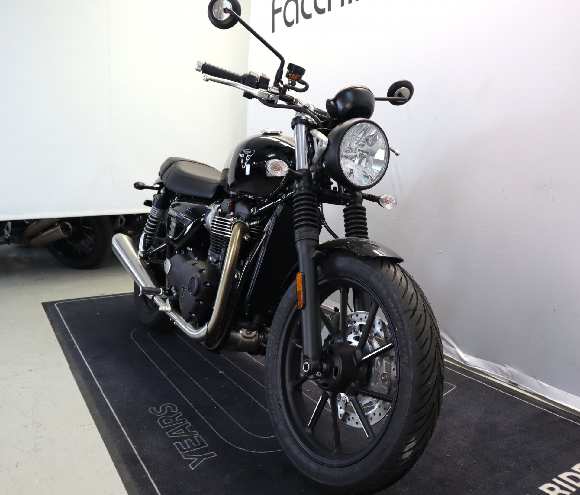 TRIUMPH Speed Twin 900-image-3