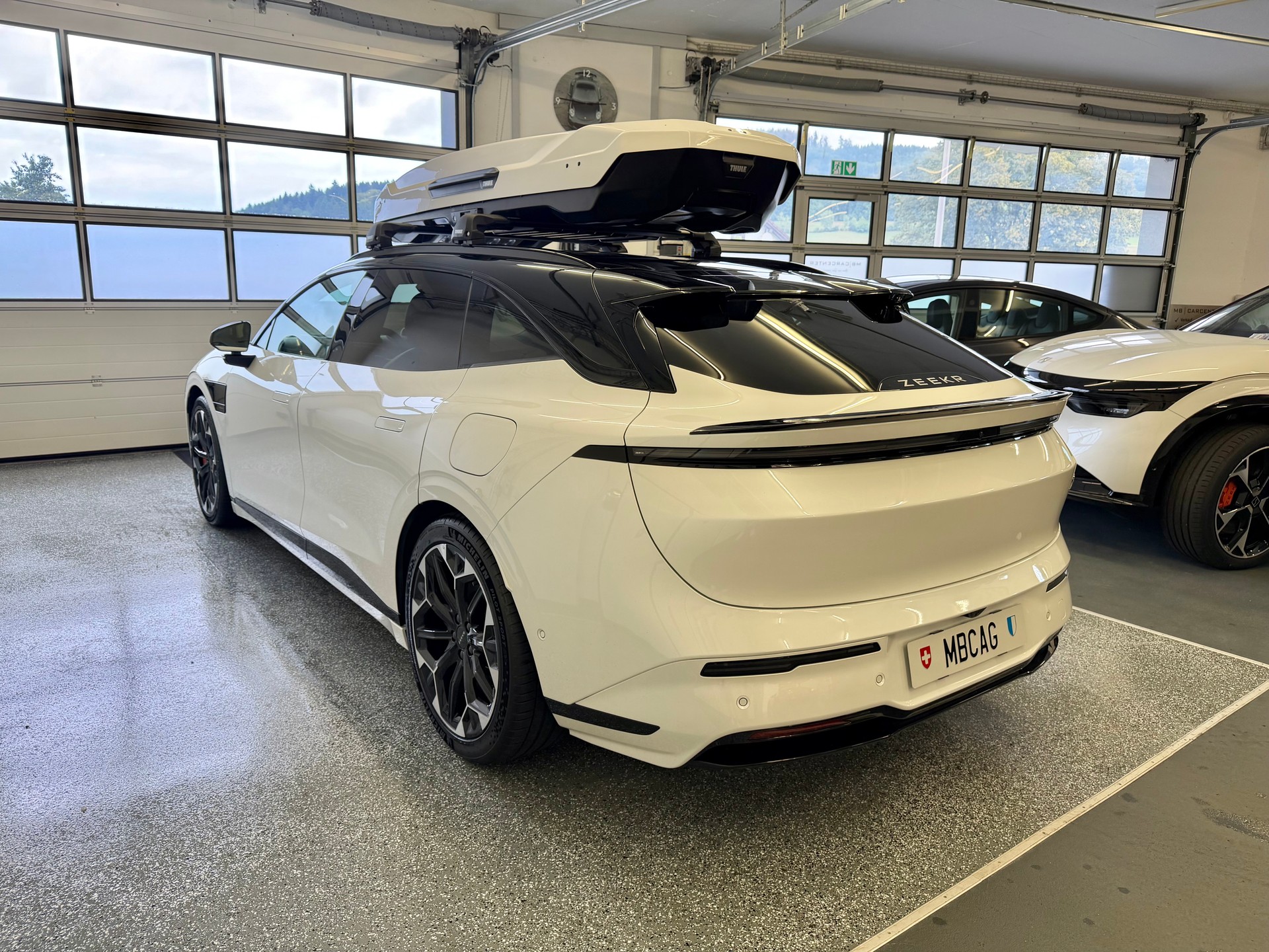 ZEEKR 7GT 100kWh Prvilege Launch Edition AWD "Crystal White"-image-7