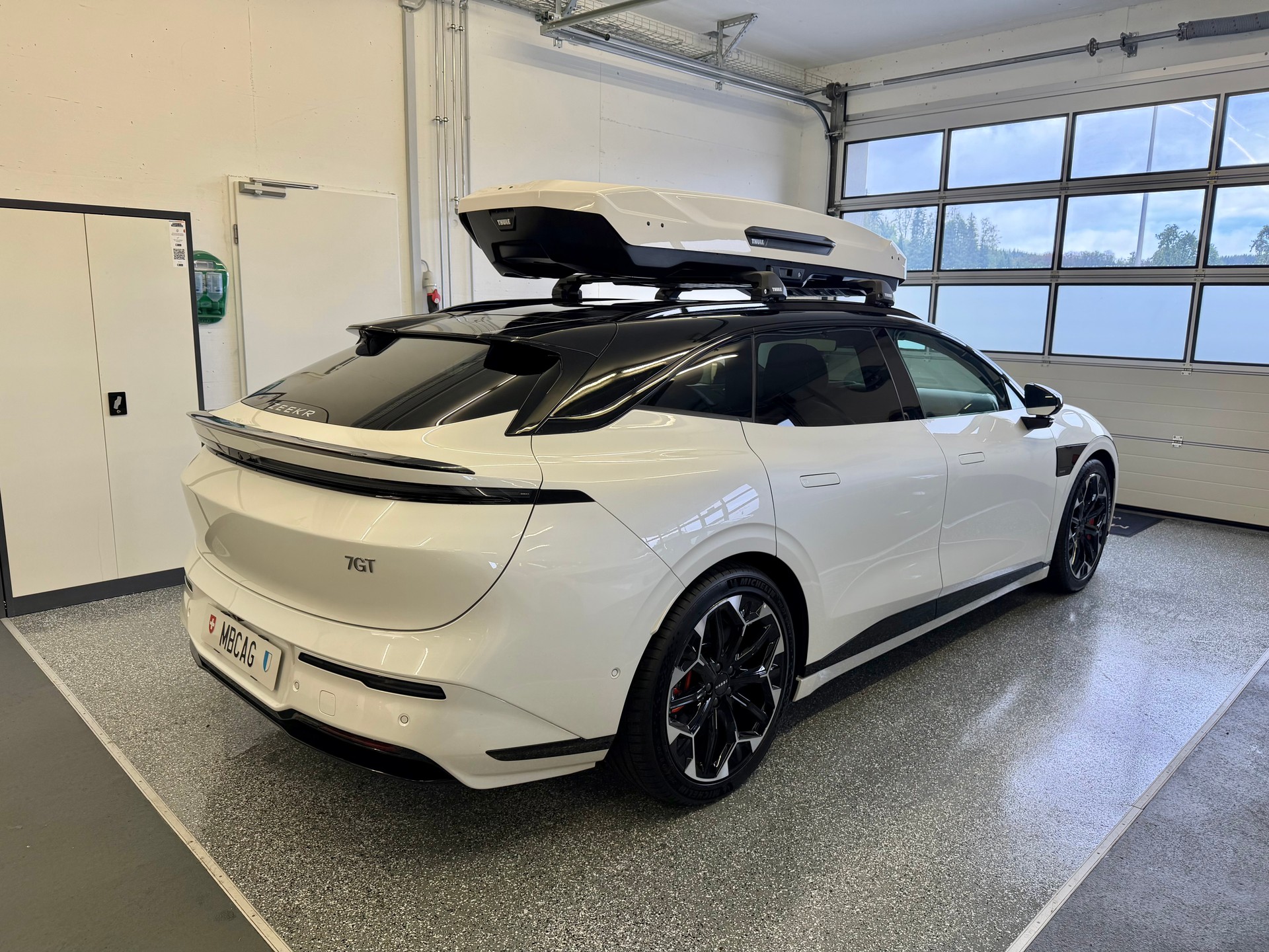 ZEEKR 7GT 100kWh Prvilege Launch Edition AWD "Crystal White"-image-10