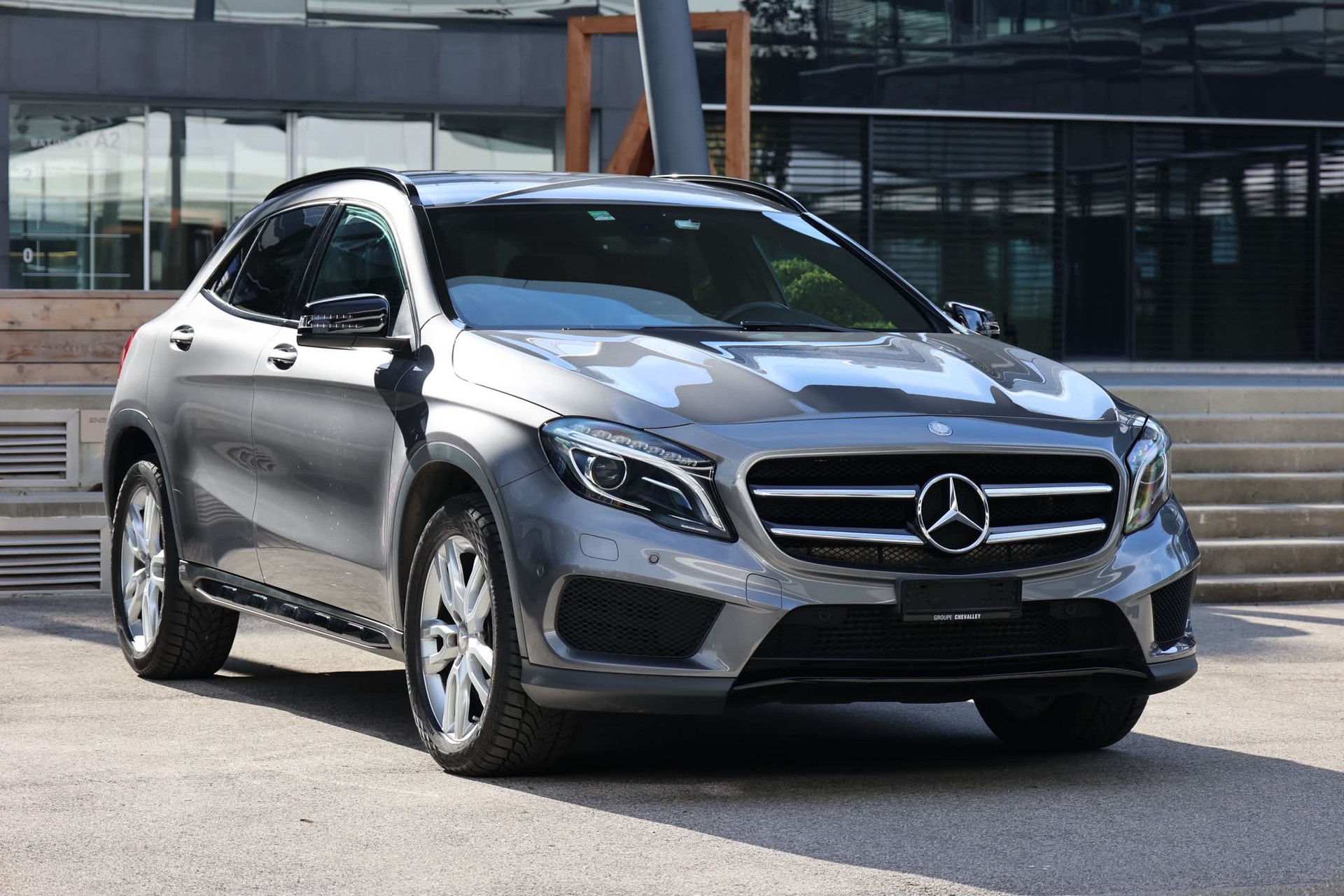 MERCEDES-BENZ GLA 250 AMG Line 4m