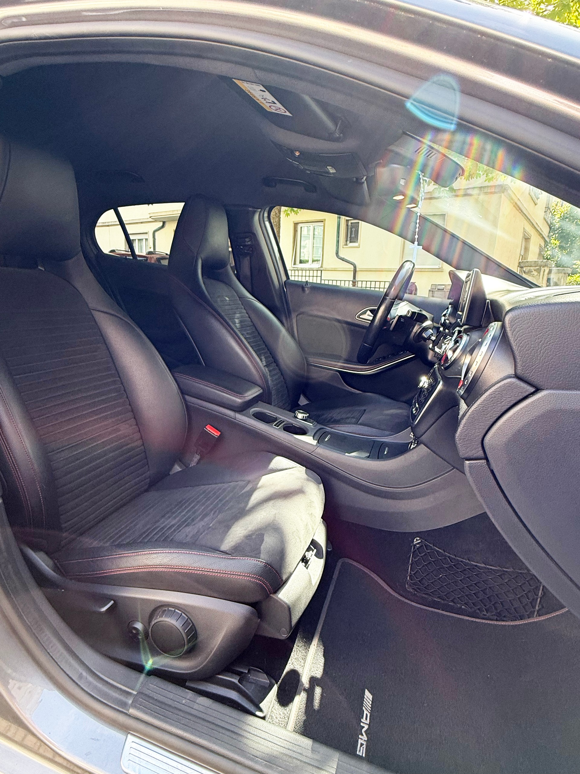 MERCEDES-BENZ GLA 250 AMG Line 4m-image-6