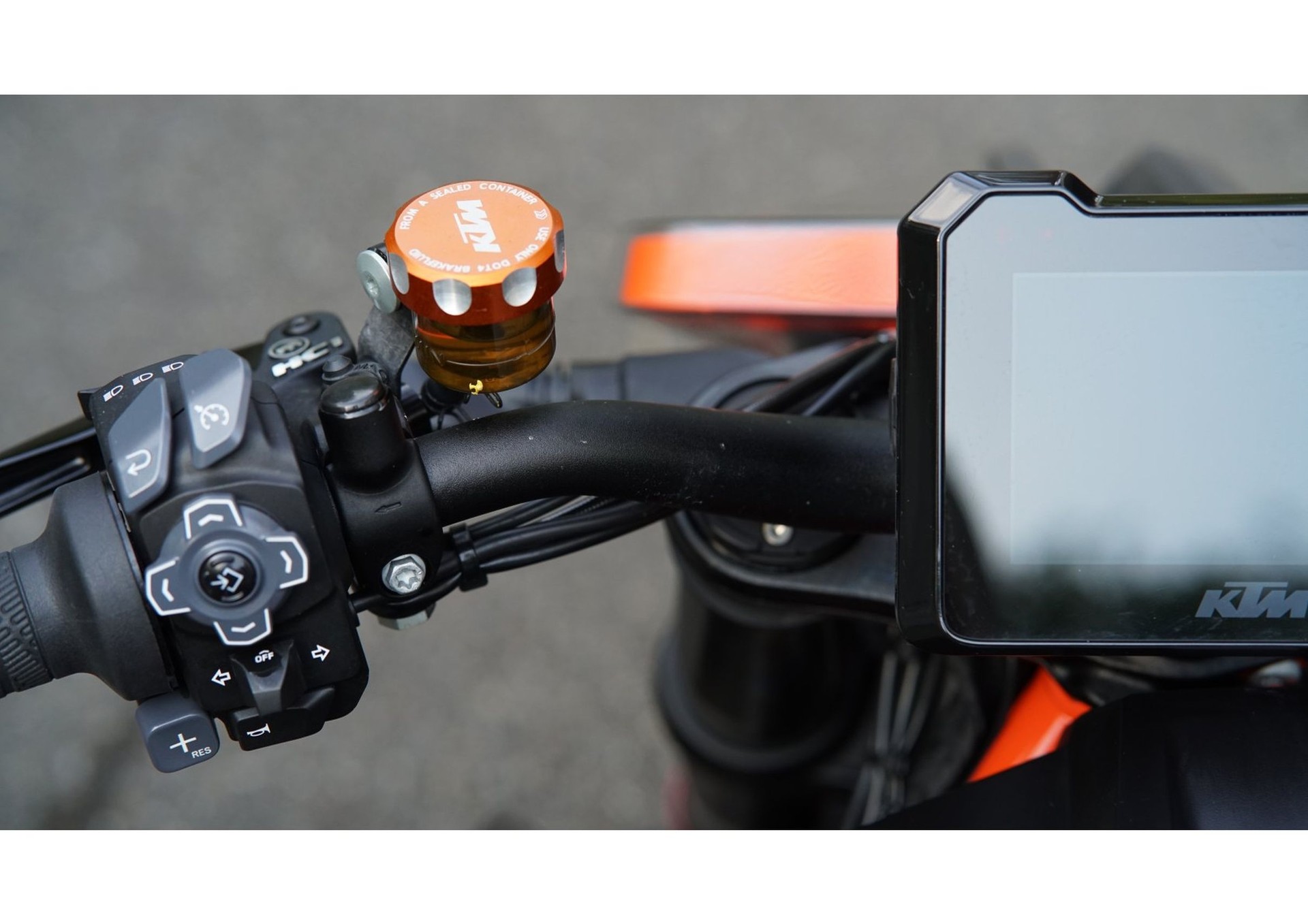 KTM 1290 Super Duke R-image-2