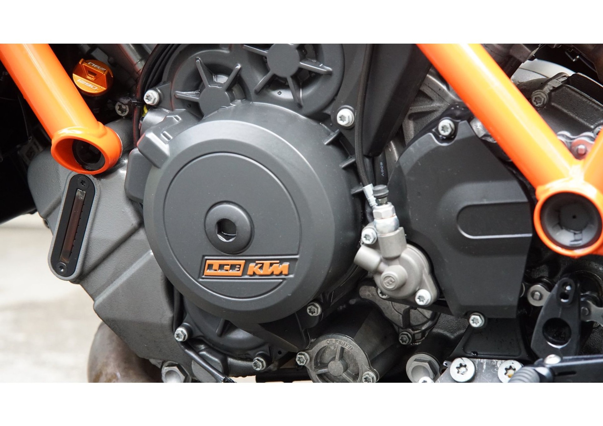 KTM 1290 Super Duke R-image-8
