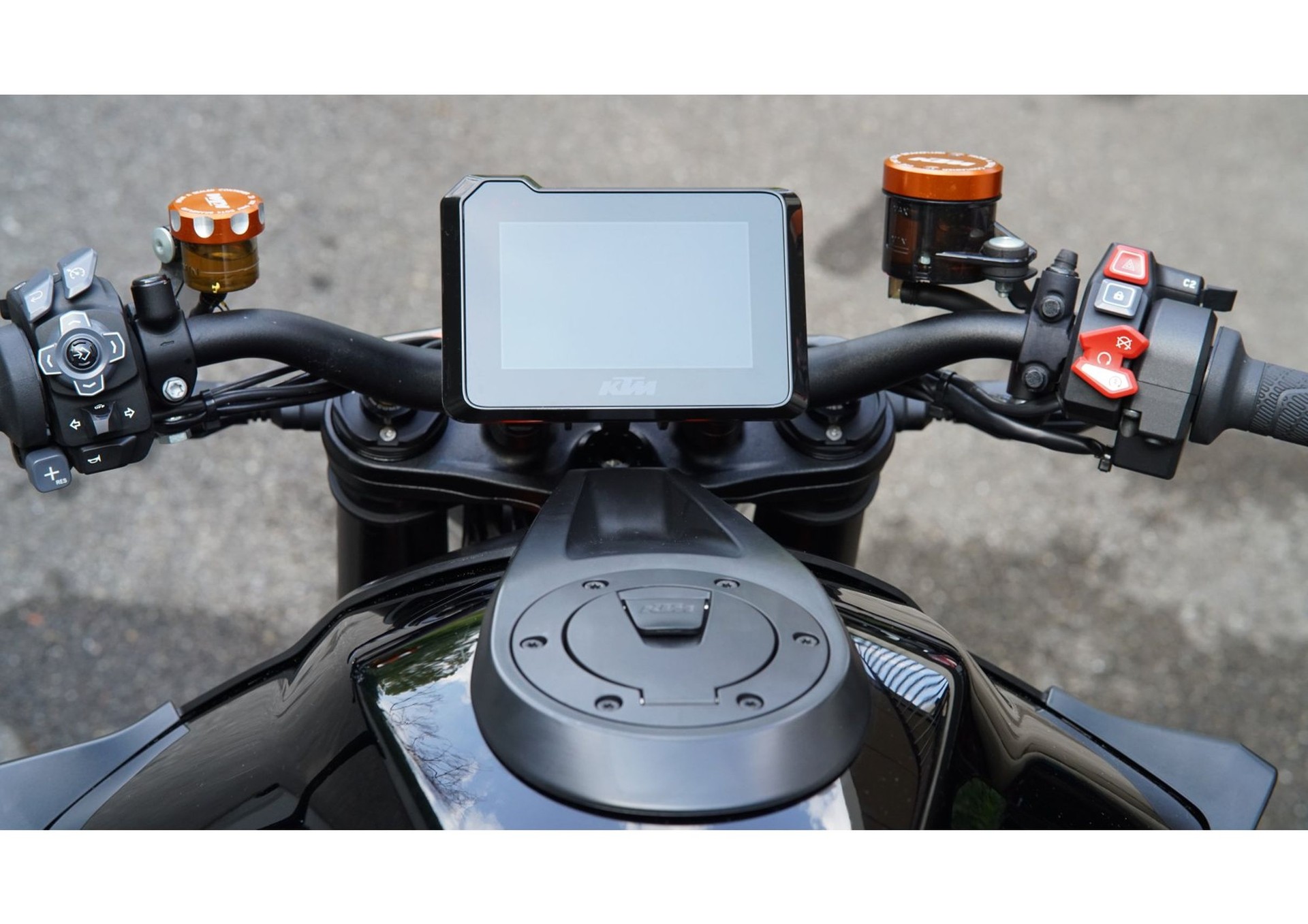 KTM 1290 Super Duke R-image-4