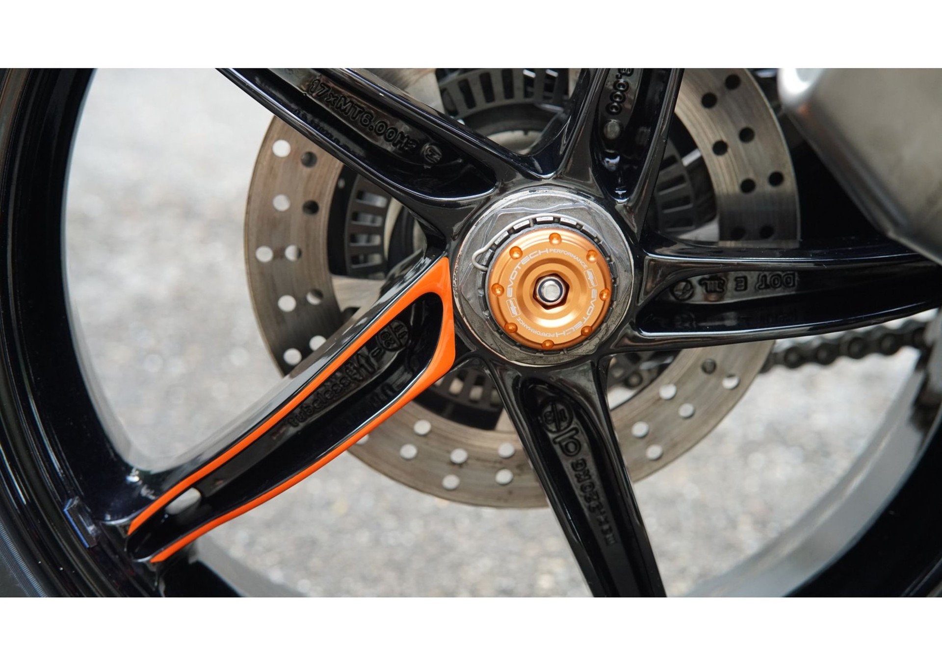 KTM 1290 Super Duke R-image-7