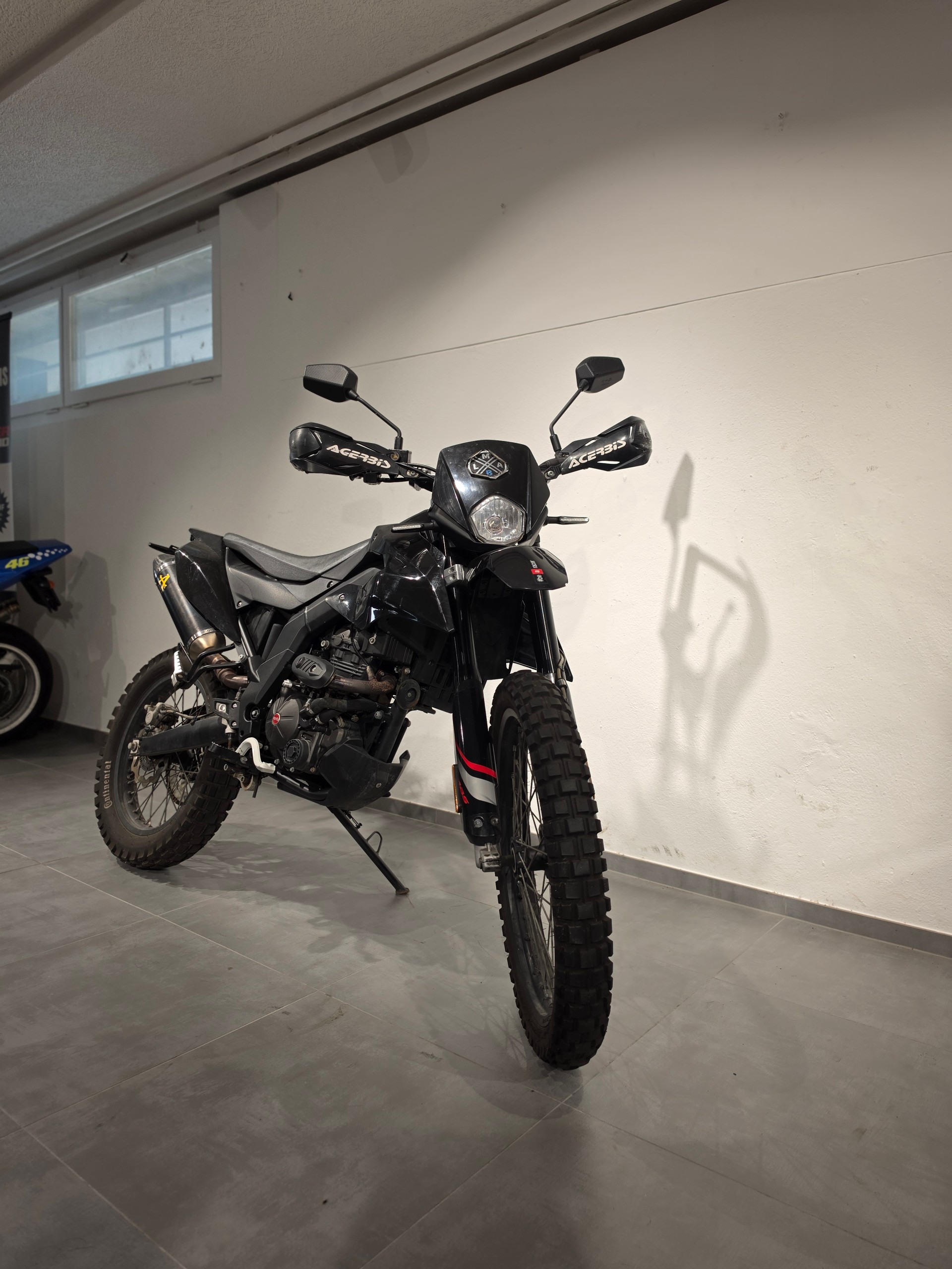 APRILIA RX 125-showroom-element-1