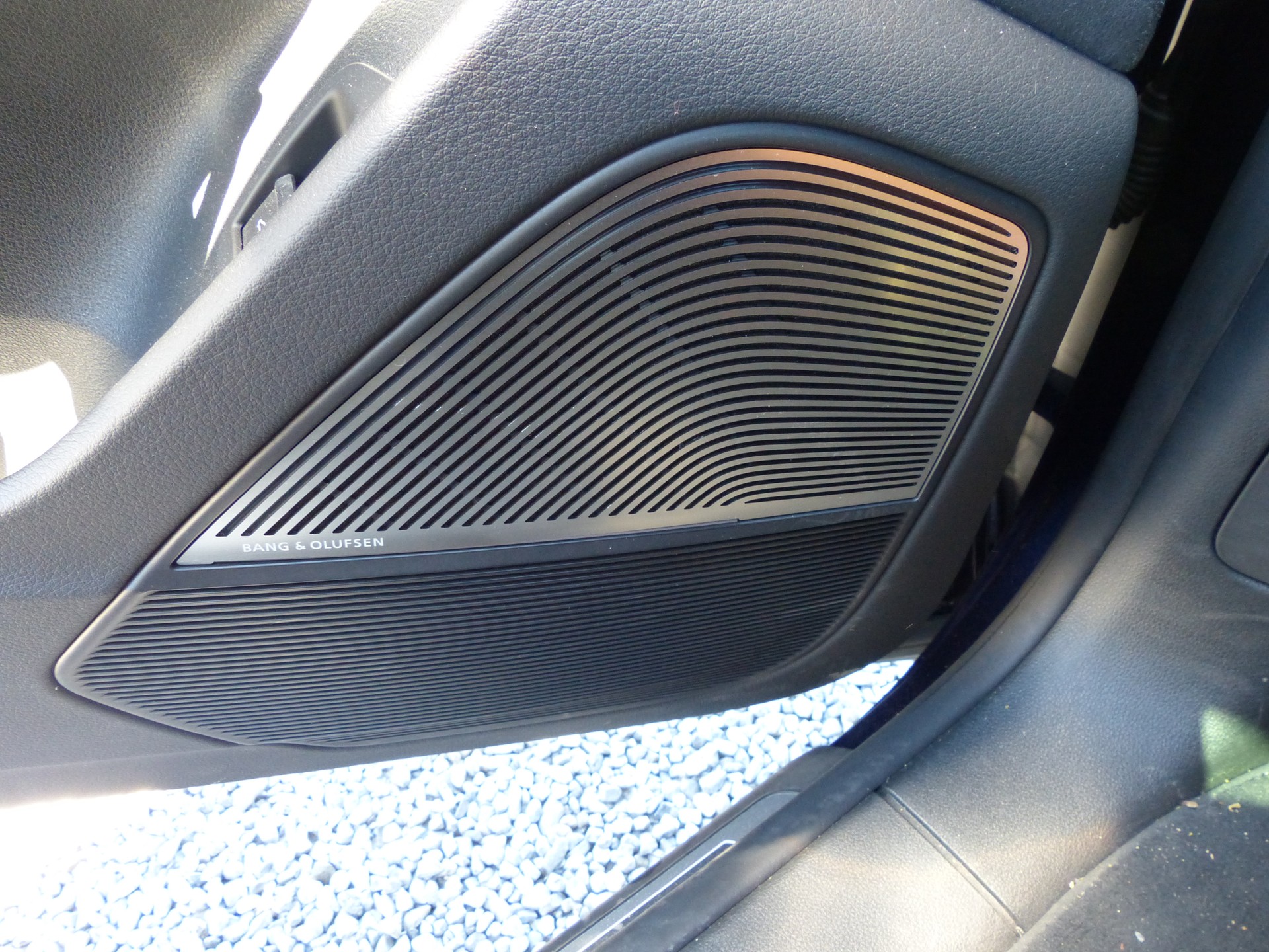 AUDI RSQ8 quattro tiptronic-image-24