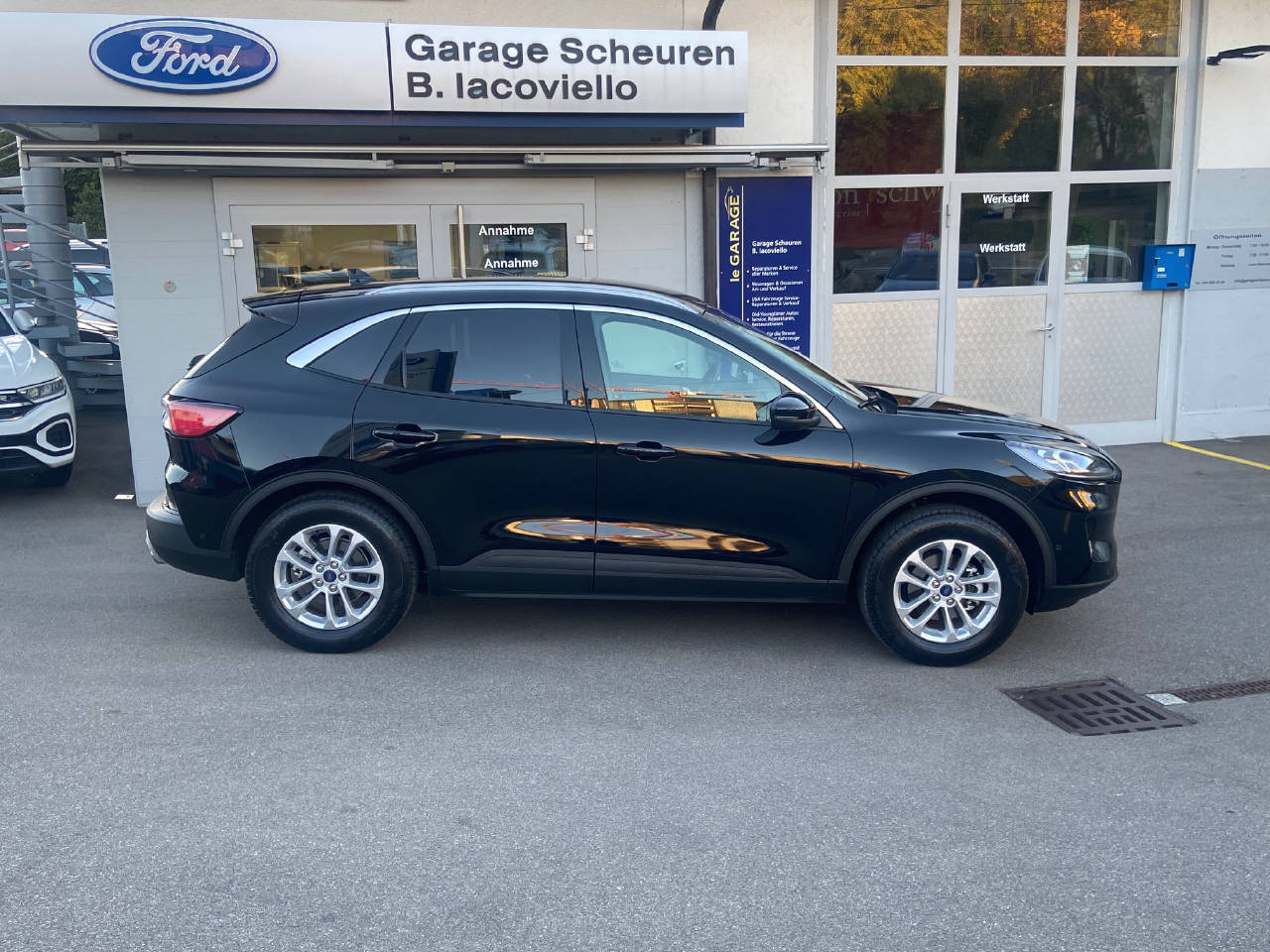 FORD Kuga 2.5 Hybrid Titanium X 4x4-image-6