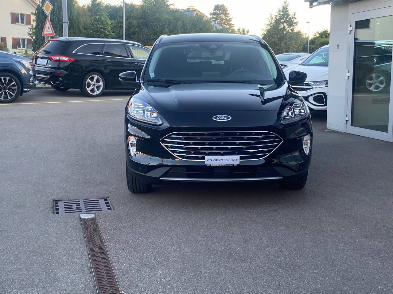 FORD Kuga 2.5 Hybrid Titanium X 4x4-image-1