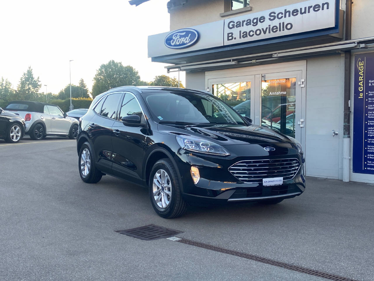 FORD Kuga 2.5 Hybrid Titanium X 4x4