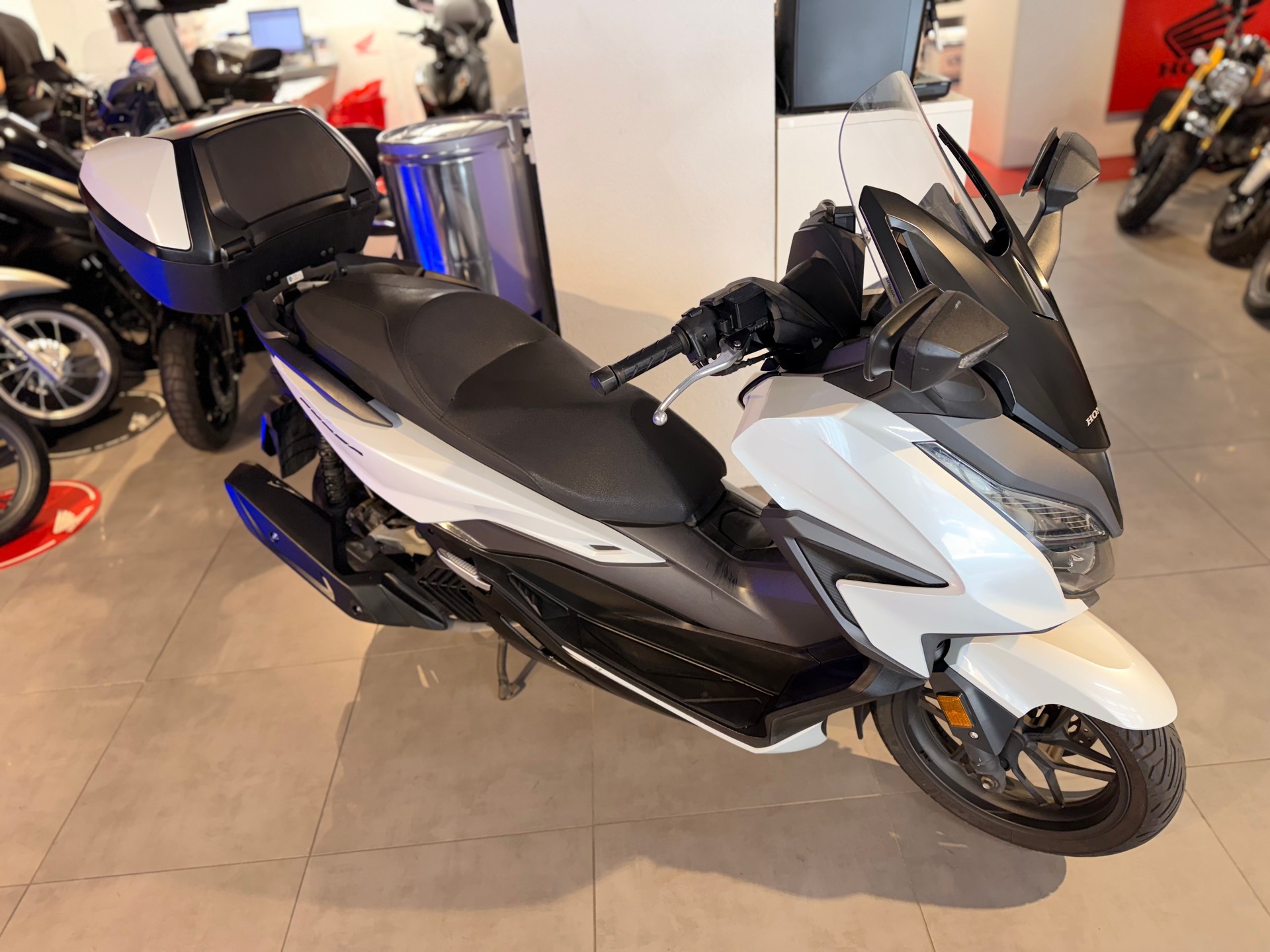 HONDA NSS 300 Forza ABS-image-1