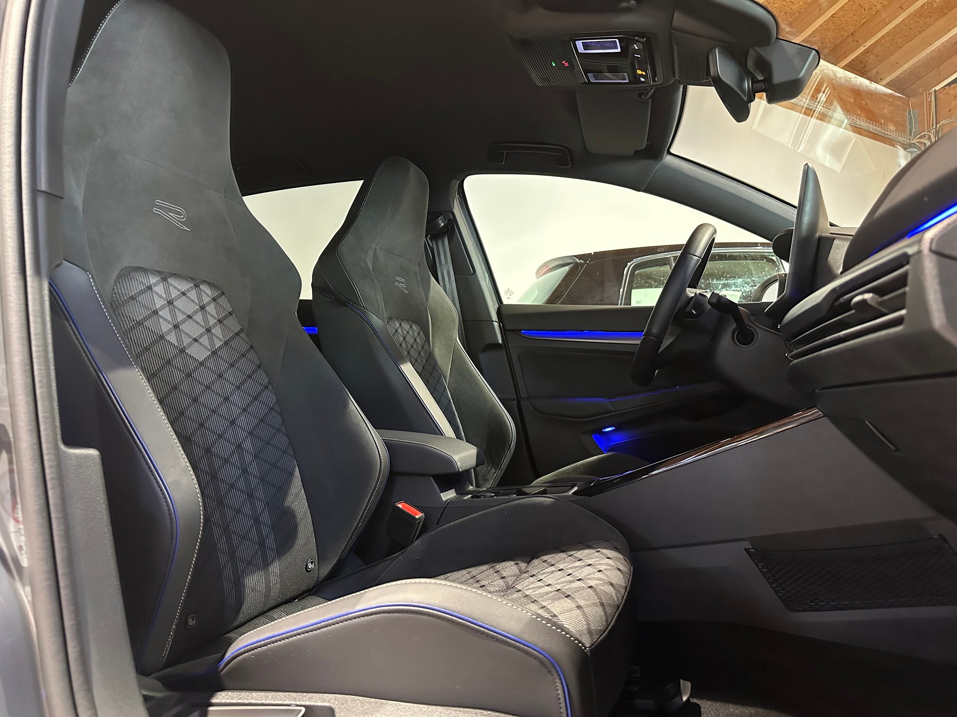 VW Golf 1.5 e TSI mHEV R-Line DSG/Inkl. Werksgarantie und El. AHK (1500 kg)-image-15