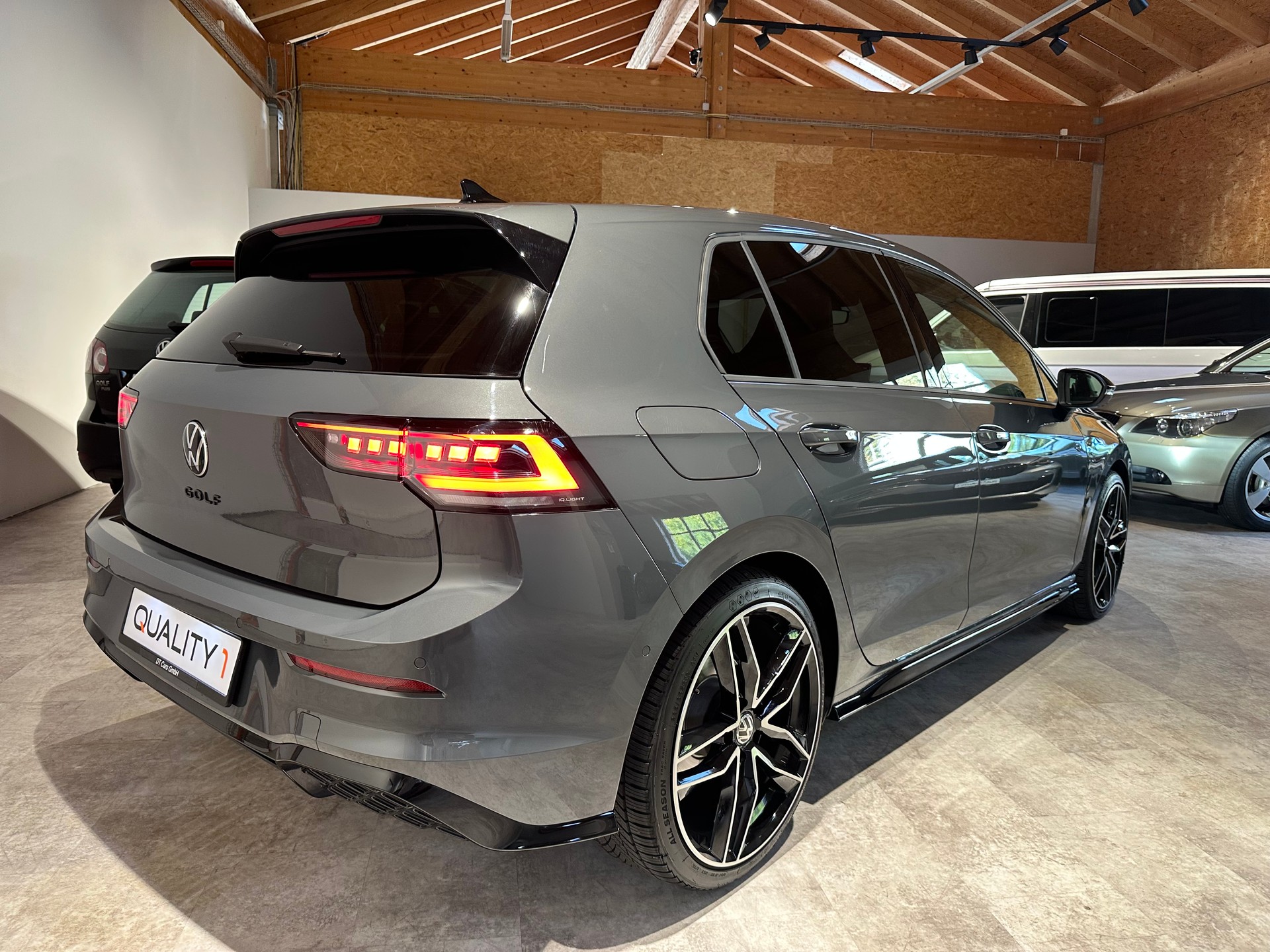 VW Golf 1.5 e TSI mHEV R-Line DSG/Inkl. Werksgarantie und El. AHK (1500 kg)-image-7