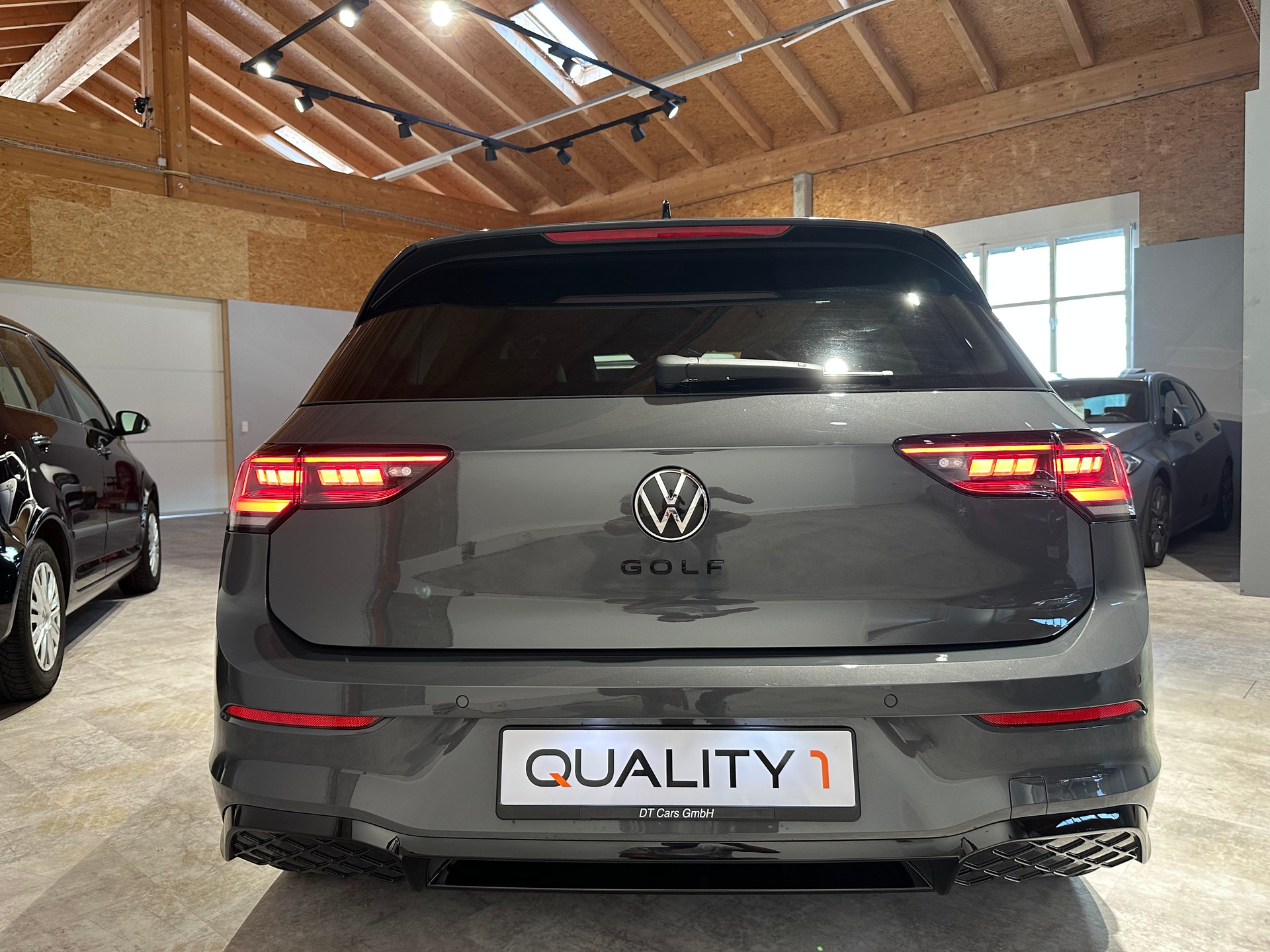VW Golf 1.5 e TSI mHEV R-Line DSG/Inkl. Werksgarantie und El. AHK (1500 kg)-image-5