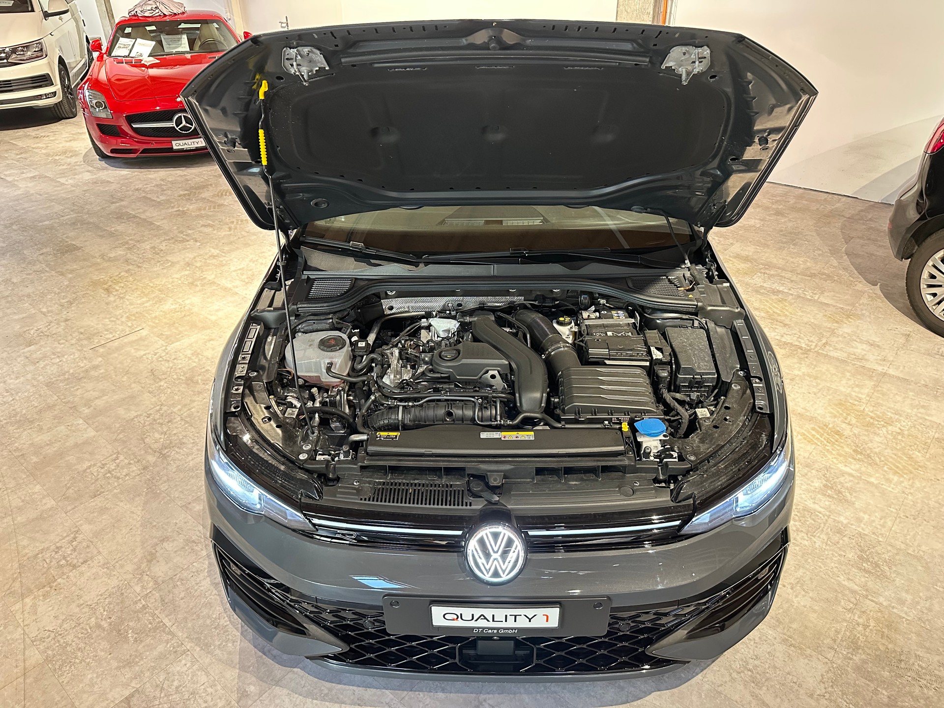 VW Golf 1.5 e TSI mHEV R-Line DSG/Inkl. Werksgarantie und El. AHK (1500 kg)-image-10