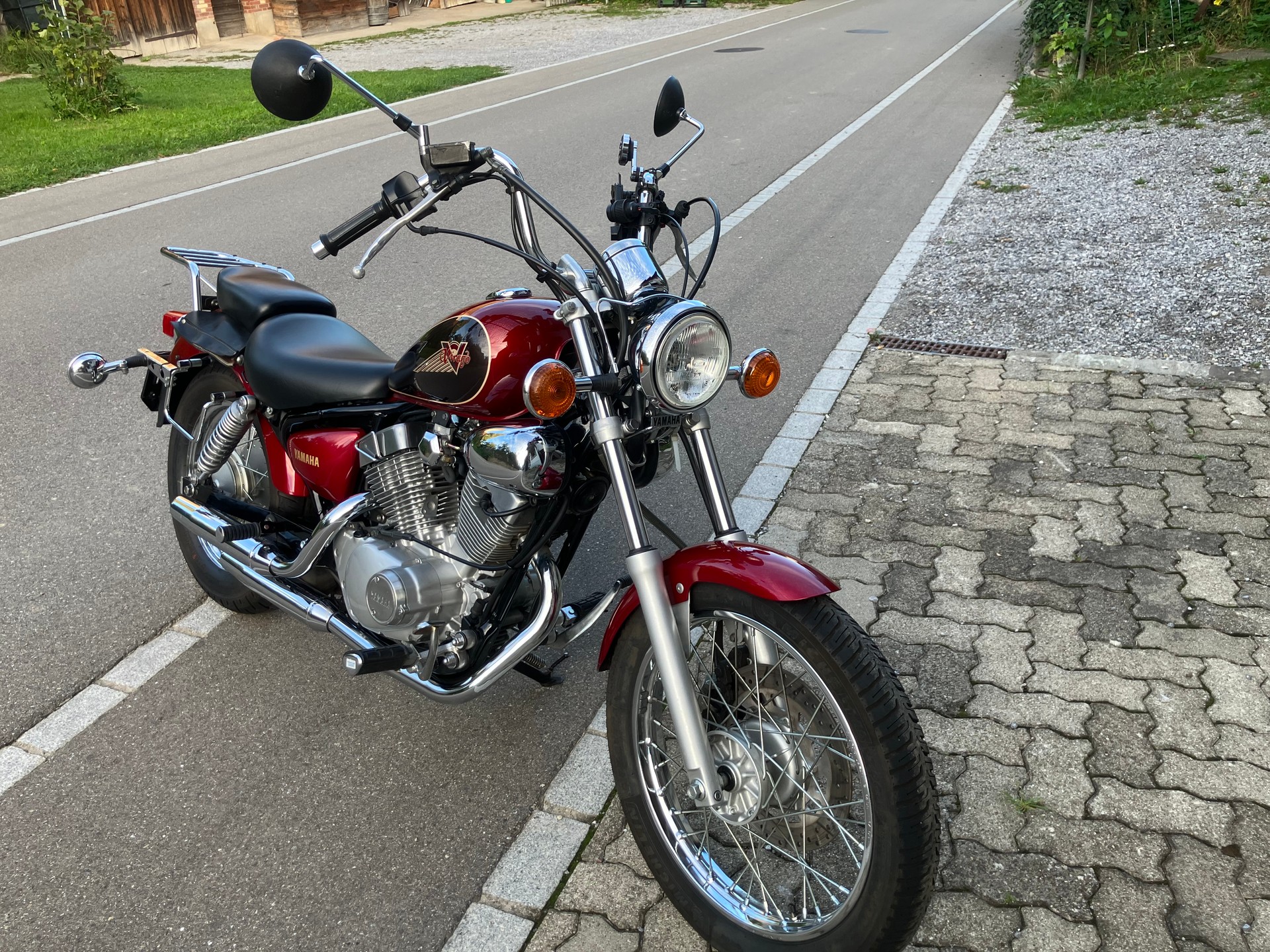 YAMAHA XV 125 Virago-image-1