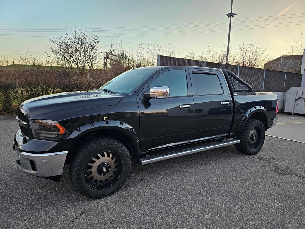 DODGE 1500 3.0 Ecodiesel CrewCab Laramie 4x4-showroom-element-2