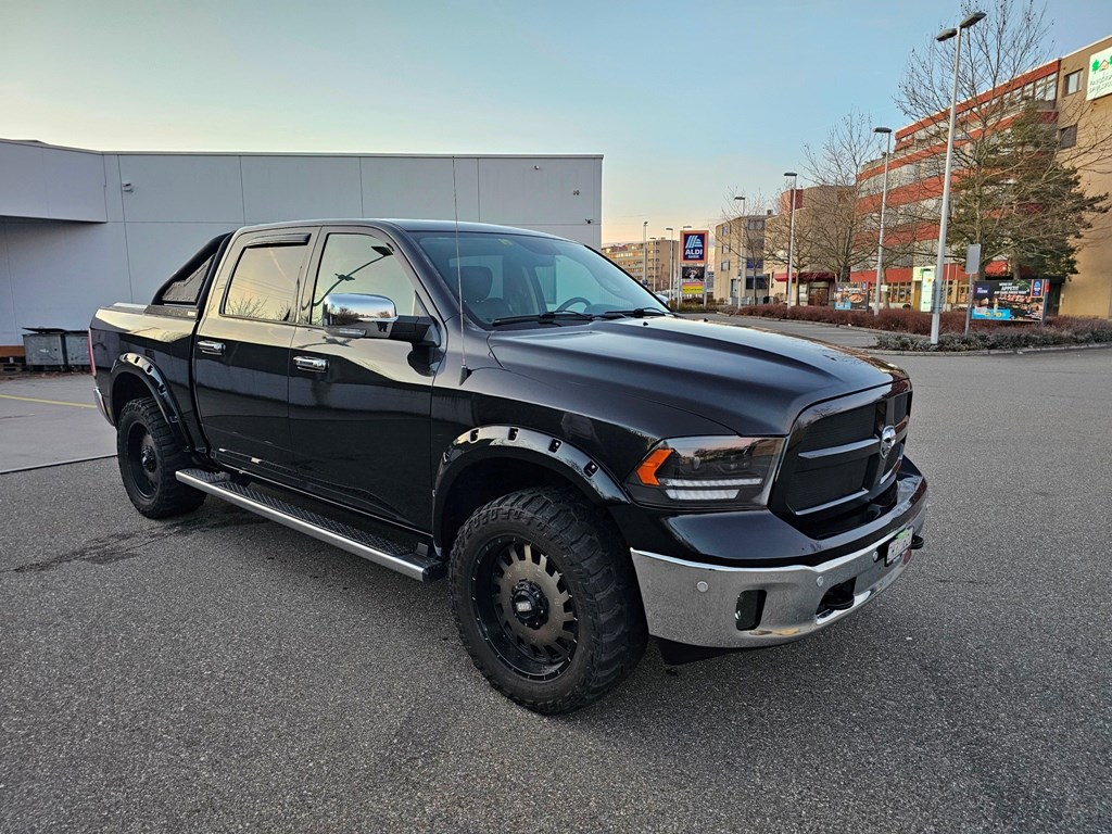 DODGE 1500 3.0 Ecodiesel CrewCab Laramie 4x4-image-10