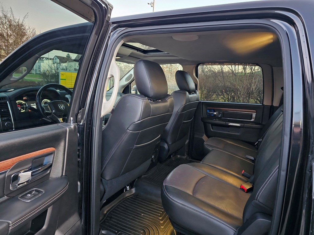 DODGE 1500 3.0 Ecodiesel CrewCab Laramie 4x4-image-13