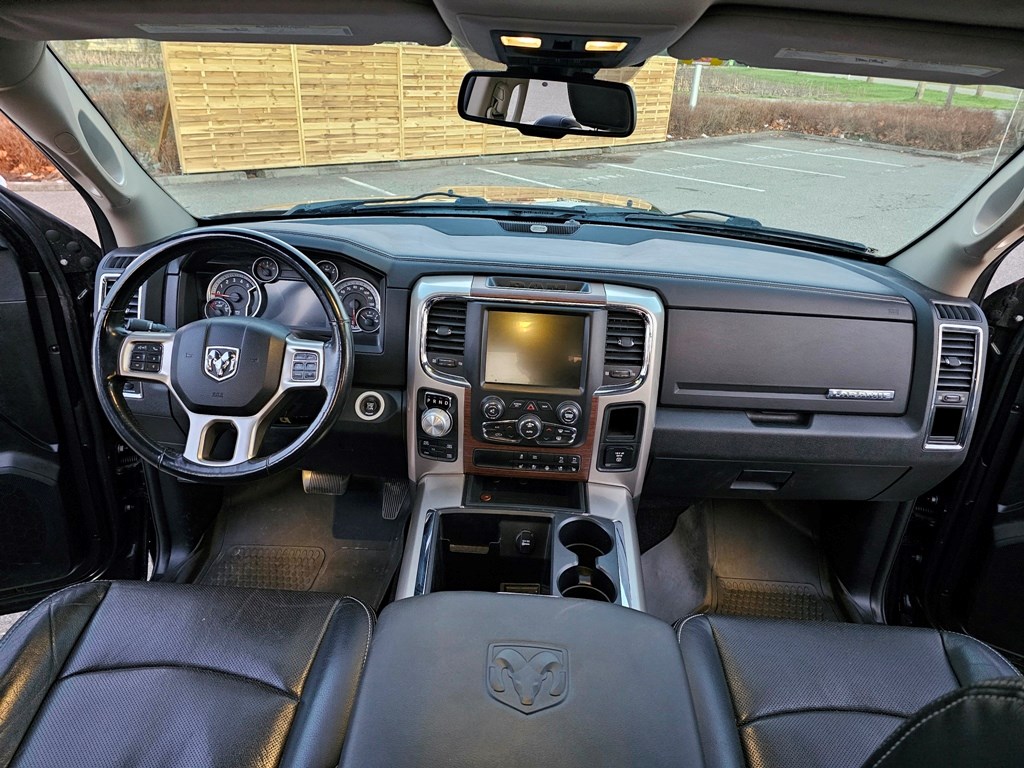 DODGE 1500 3.0 Ecodiesel CrewCab Laramie 4x4-image-17