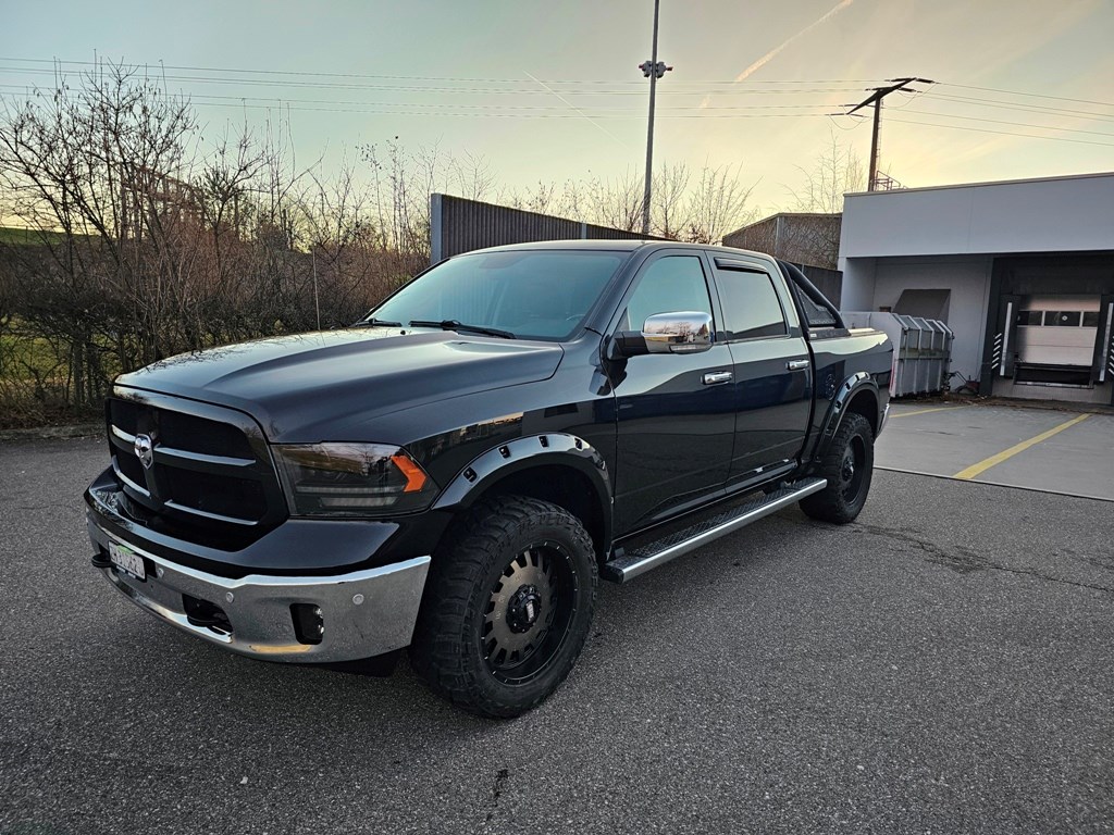 DODGE 1500 3.0 Ecodiesel CrewCab Laramie 4x4-showroom-element-1