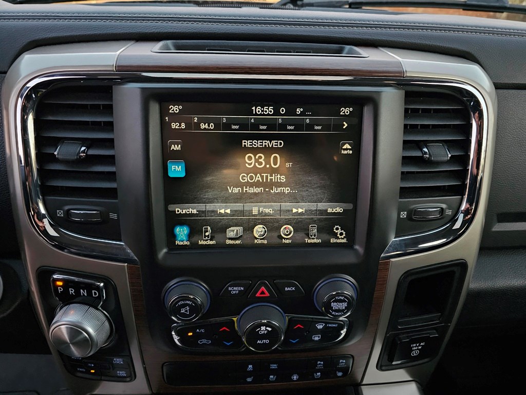 DODGE 1500 3.0 Ecodiesel CrewCab Laramie 4x4-image-22