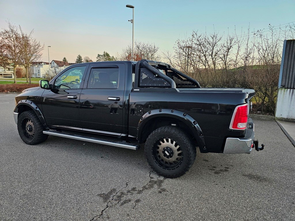 DODGE 1500 3.0 Ecodiesel CrewCab Laramie 4x4-showroom-element-3